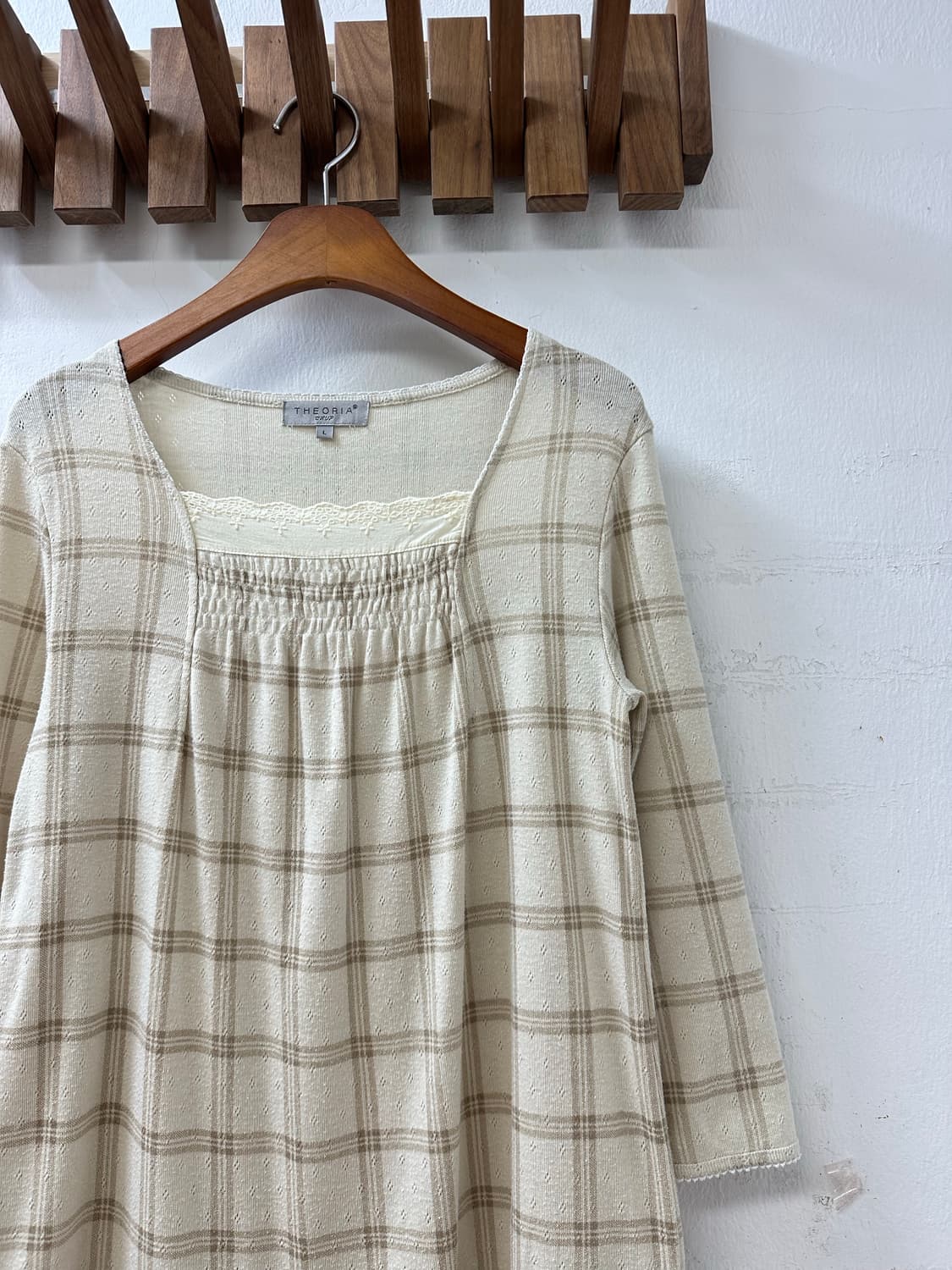 일본빈티지 THEORIA 아이보리 체크 스모크 레이스 디테일 긴팔티셔츠 상품이미지3