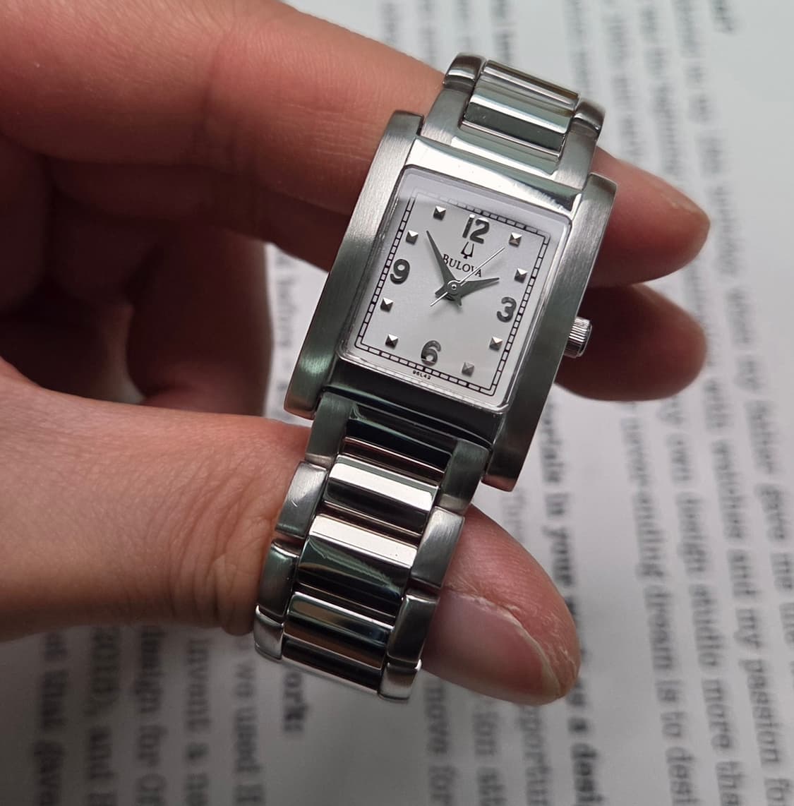 빈티지 부로바 탱크 실버판 칼침핸즈 쿼츠 여성용 브레이슬릿 ver.  상품이미지4