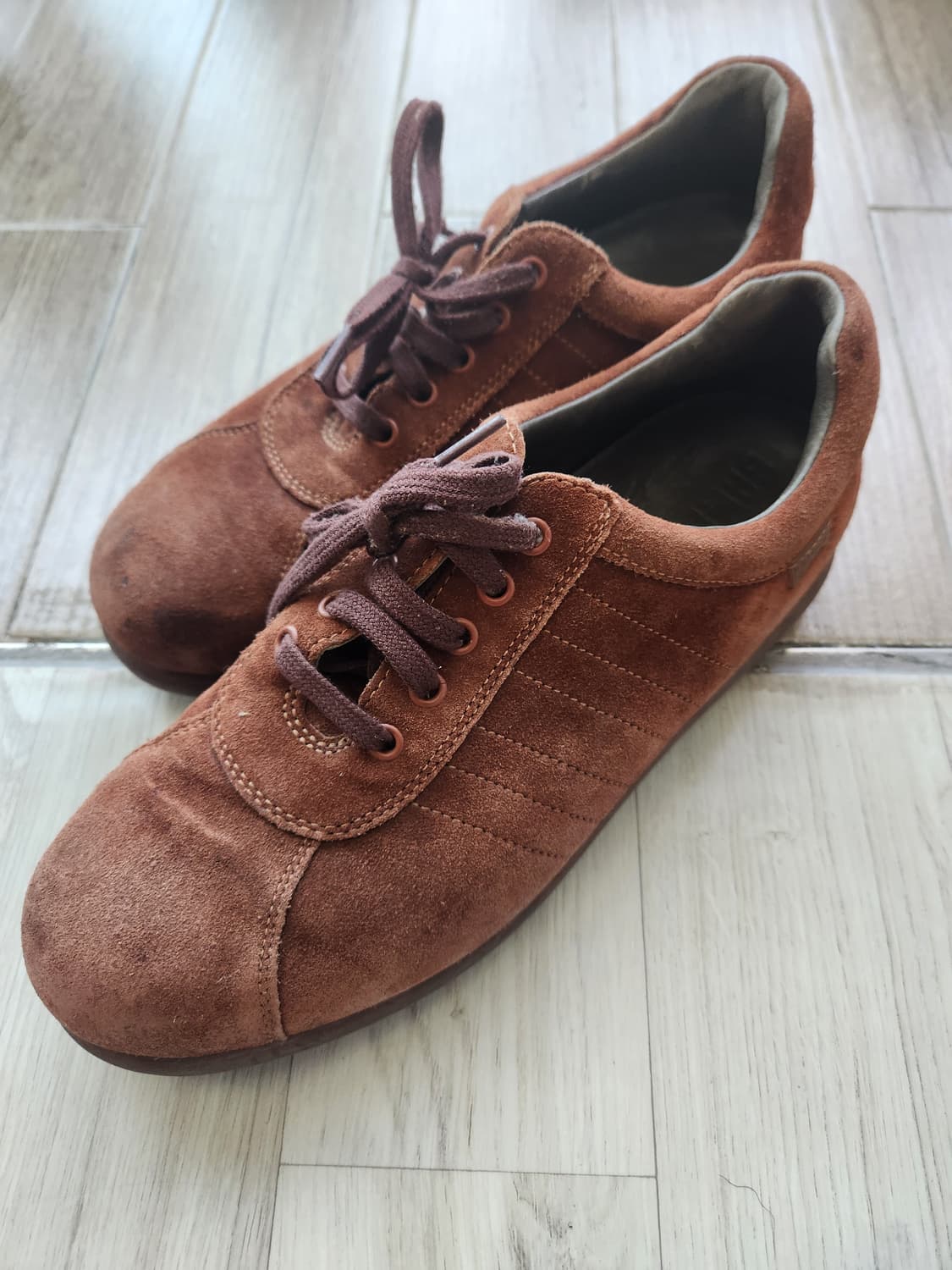 캠퍼 펠로타스 스웨이드 스니커즈 브라운 (270) 상품이미지1