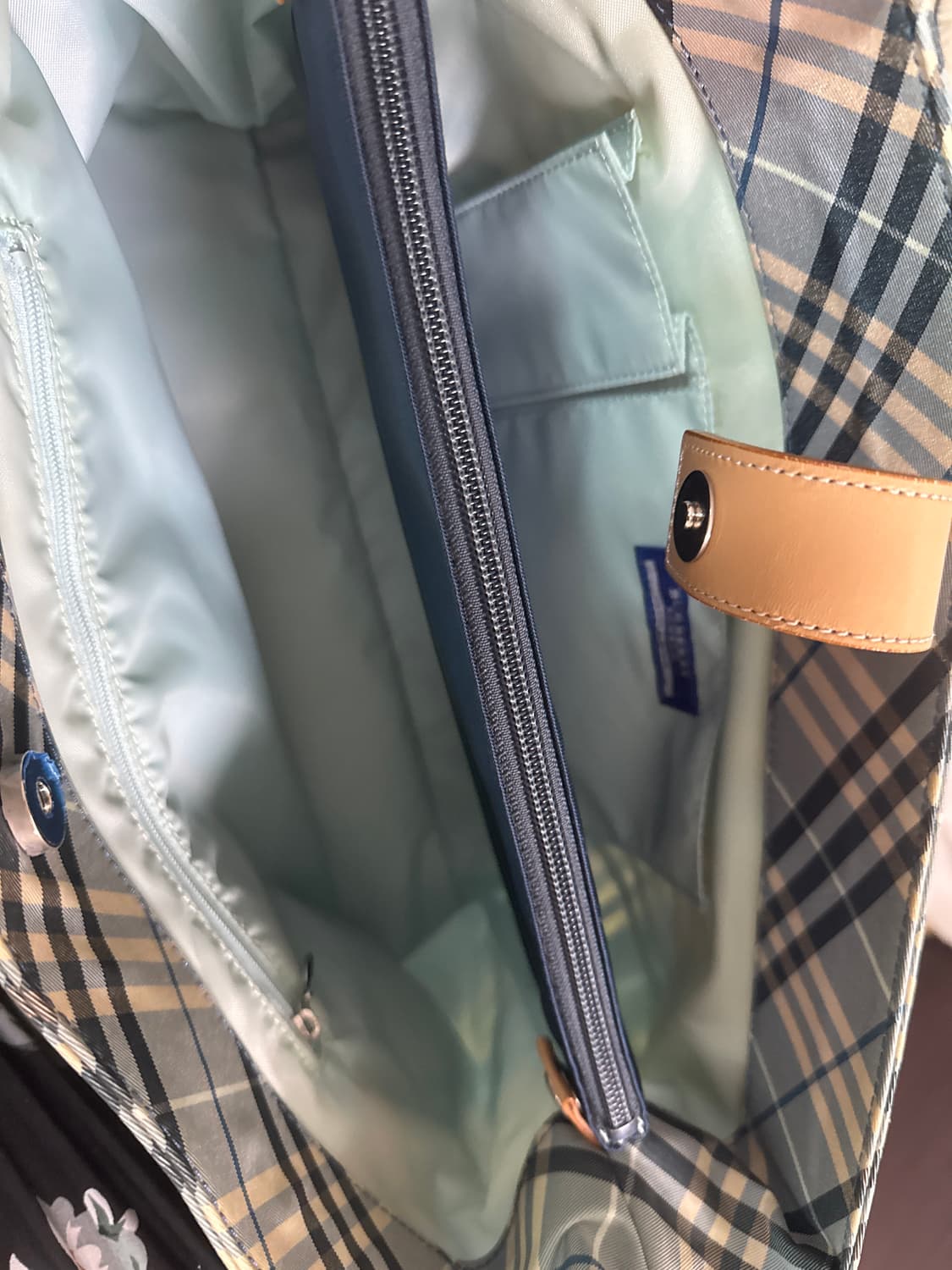 버버리 토트백 상품이미지3