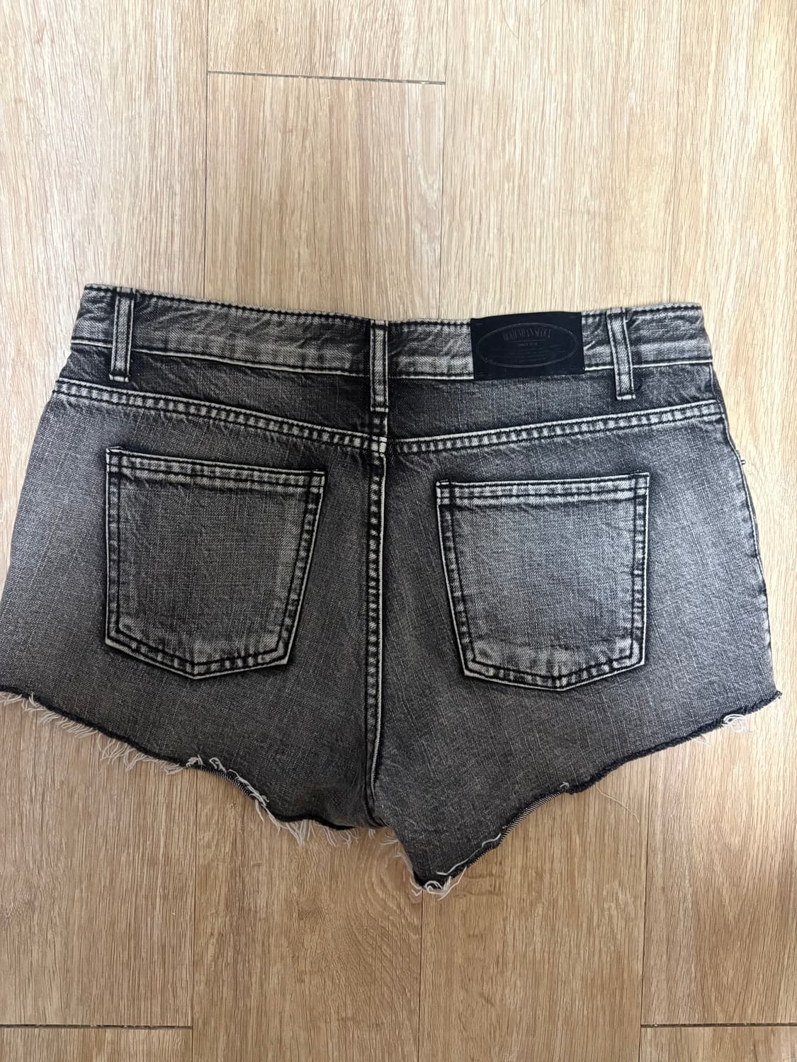 DESTROYED GRAY DENIM SHORTS 상품이미지3