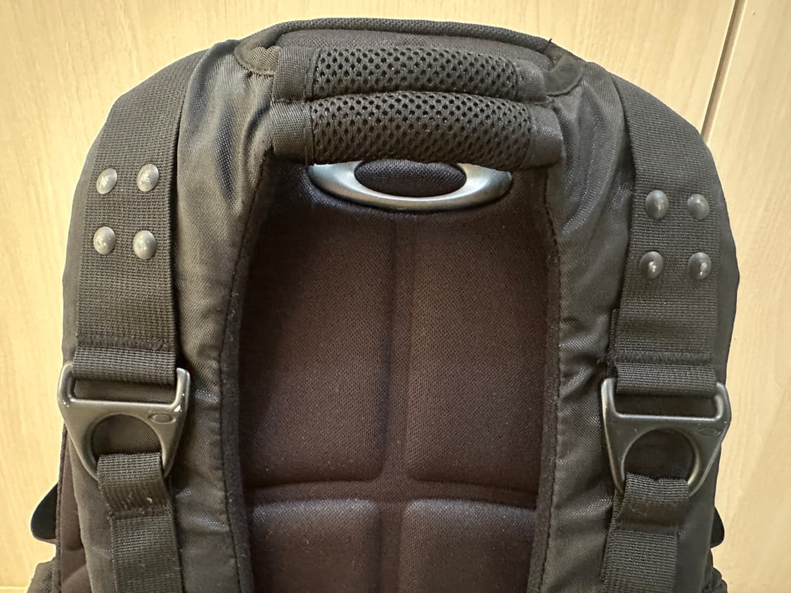 오클리 아이콘 3.0 테크니컬 백팩 블랙 상품이미지10