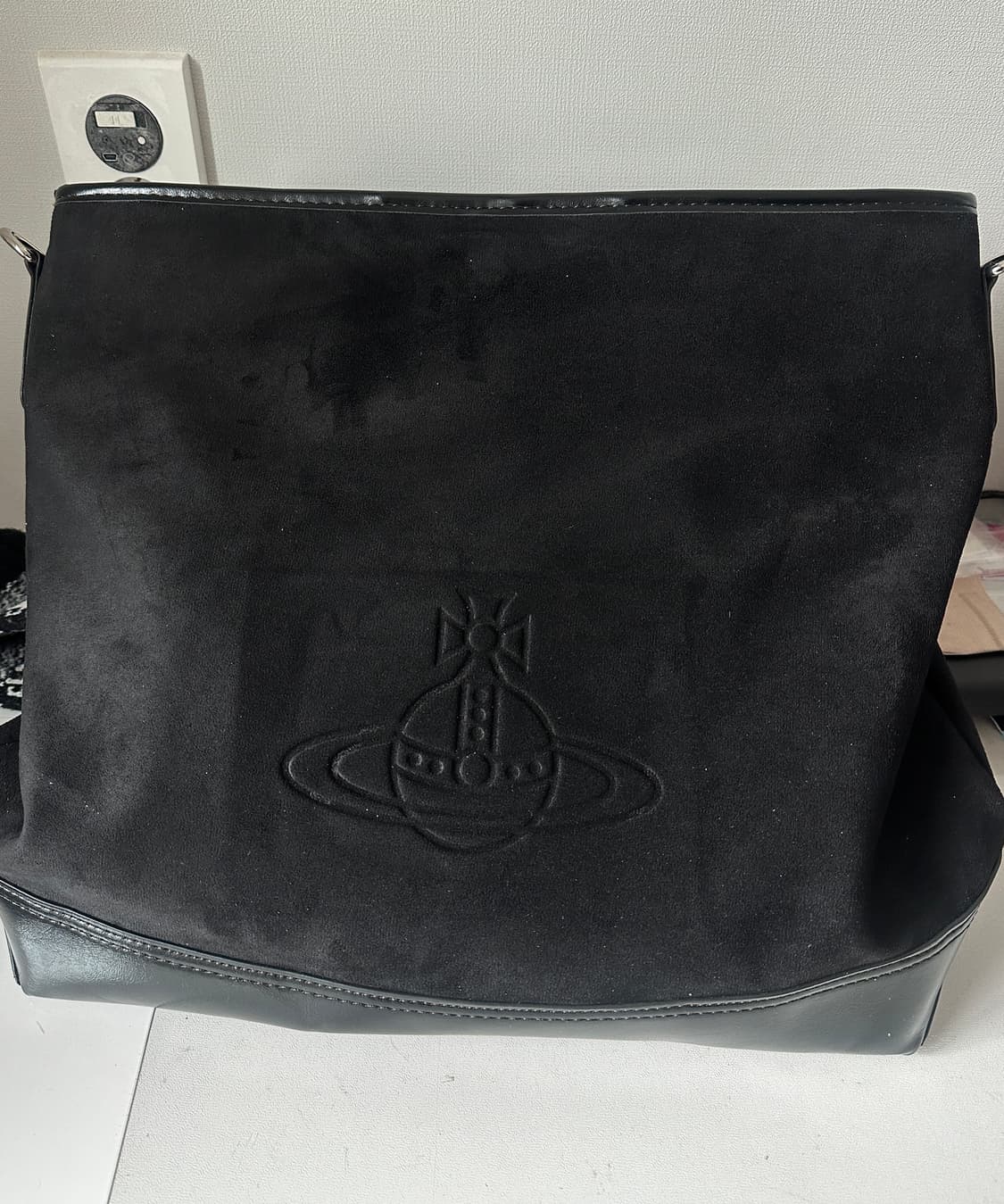 비비안웨스트우드 블랙 스웨이드 호보백 상품이미지2