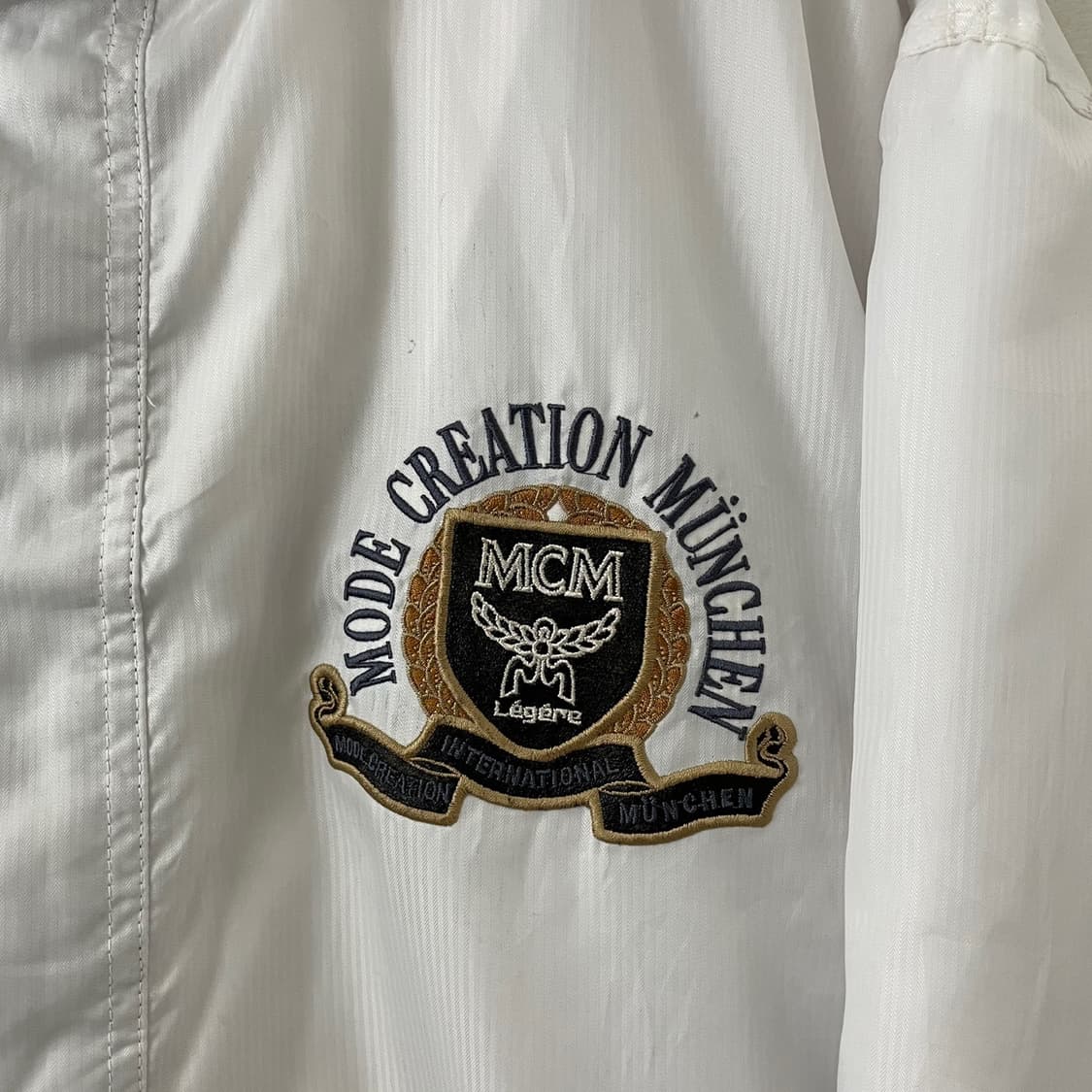 MCM 화이트 빅로고 윈드자켓 상품이미지5