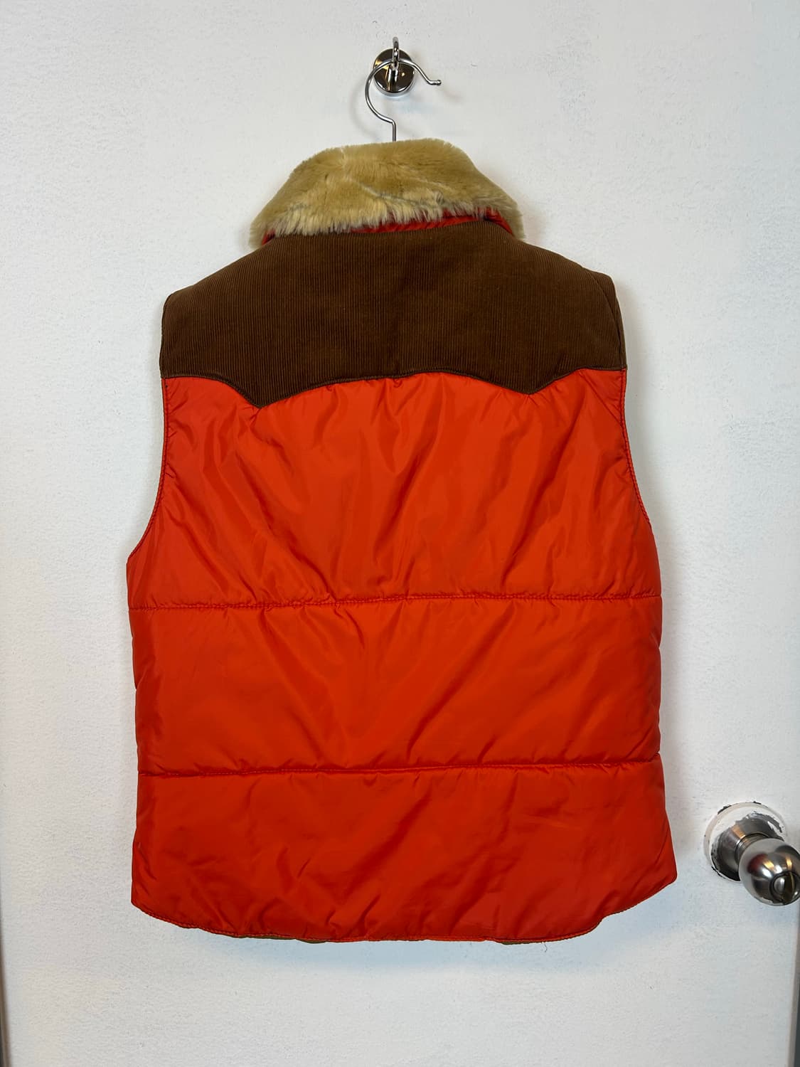 O084 후아유 퍼카라 배색 조끼패딩 상품이미지4