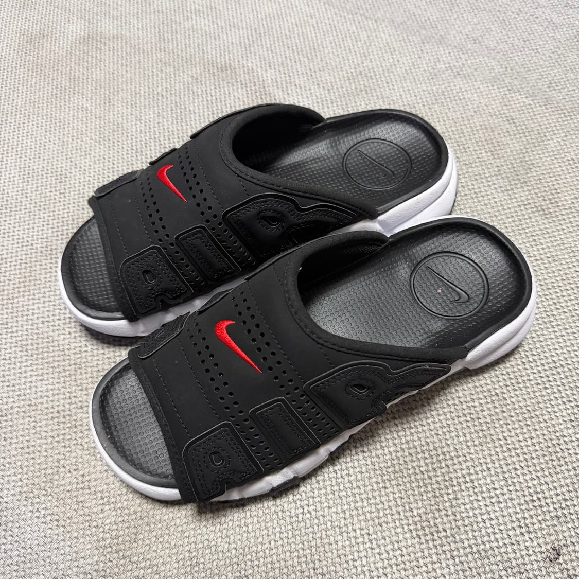 나이키 에어 모어 업템포 슬리퍼 상품이미지1