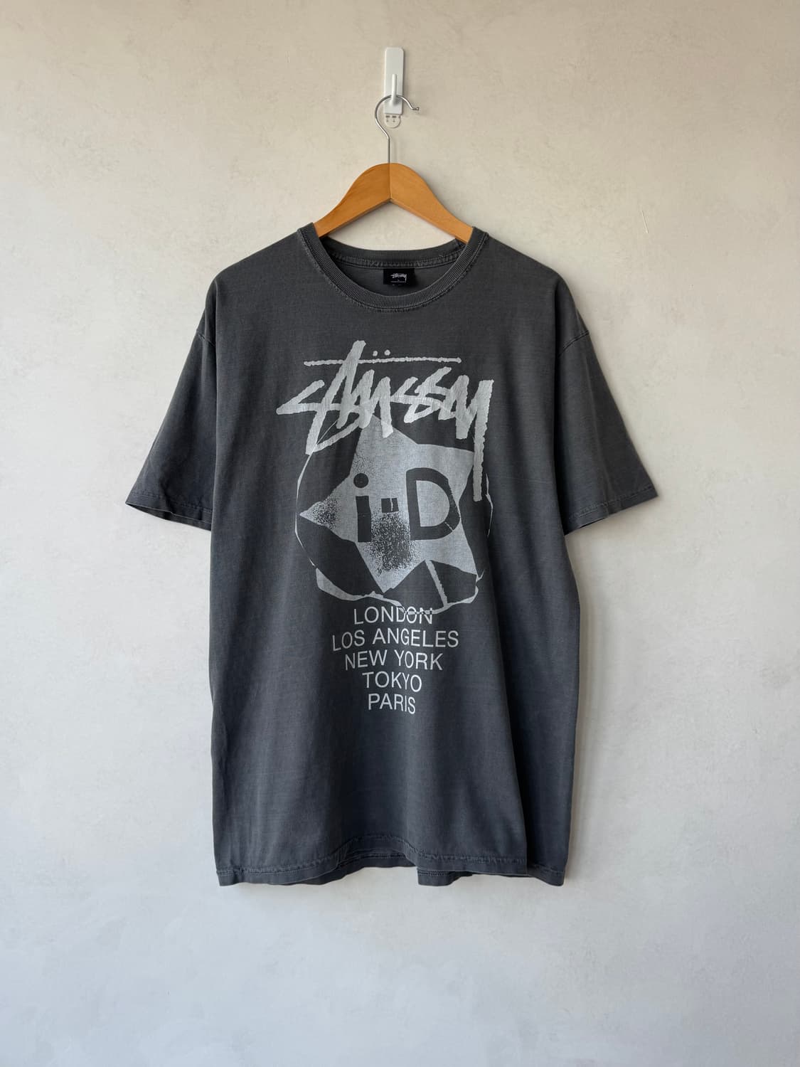 스투시 x i-d Magazine 티셔츠 상품이미지1