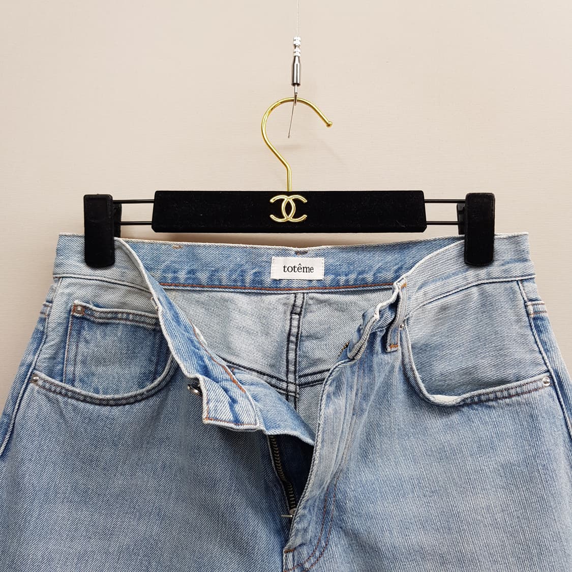 토템 TOTEME 트위스트  데님 팬츠 27사이즈 상품이미지2
