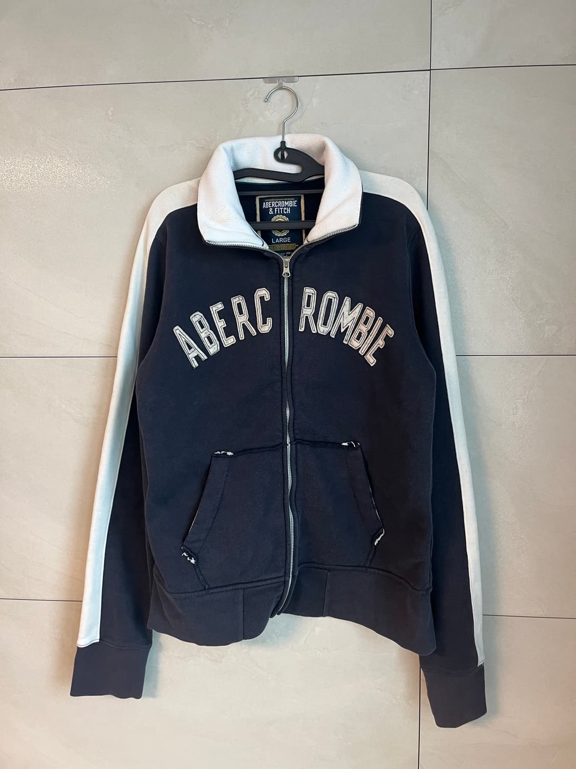 아베크롬비 네이비 화이트 집업 [L] 상품이미지3