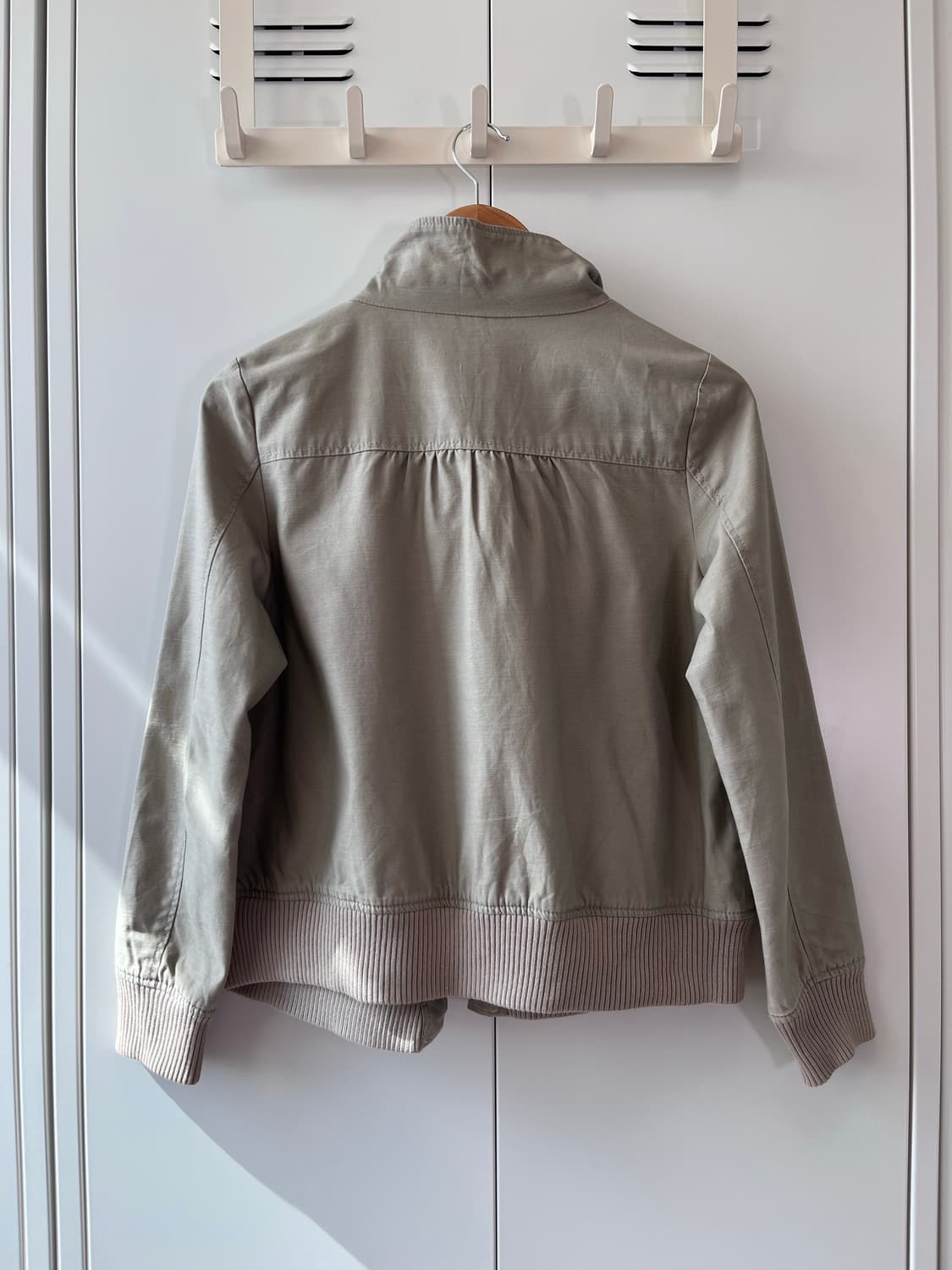 Pageboy 잔꽃 하이넥 베이지 봄버 자켓 상품이미지8