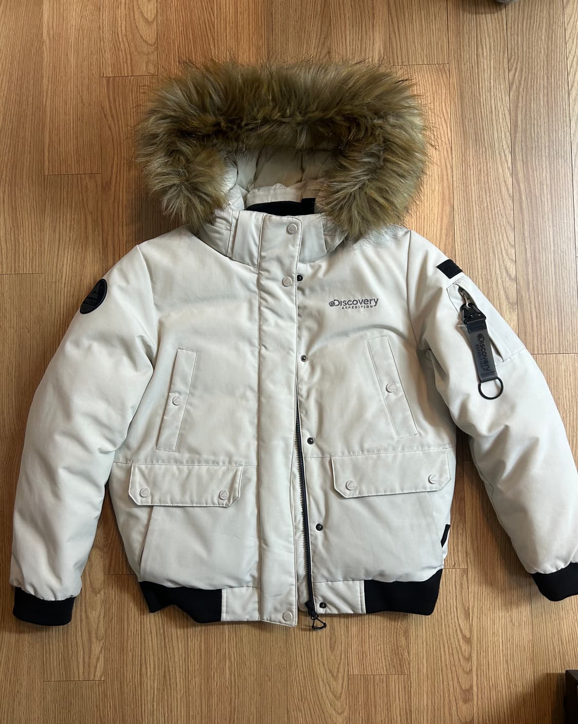 디스커버리 익스페디션 아이보리 숏패딩 상품이미지1