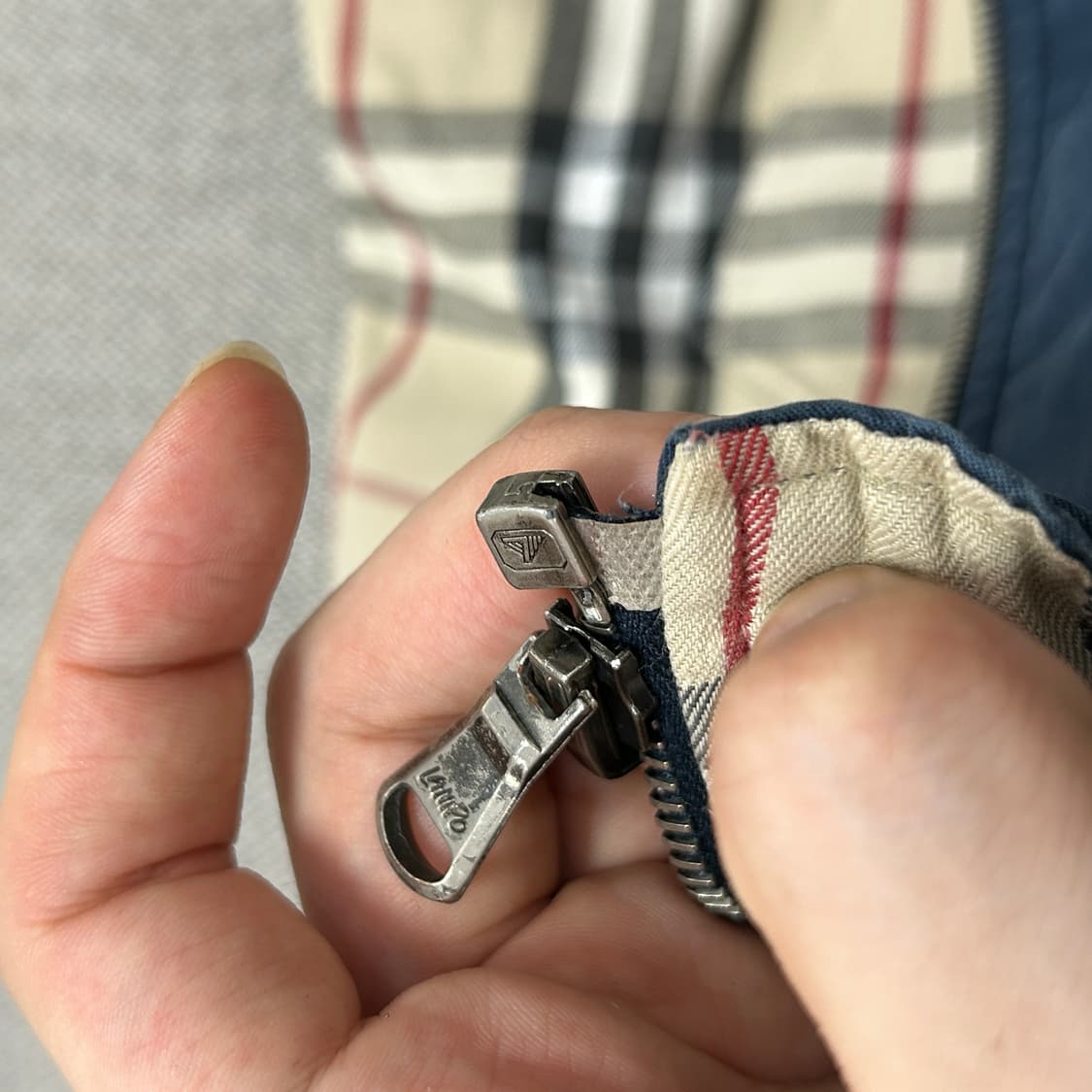 버버리 리버시블 노바체크 스윙톱 자켓(50) 상품이미지4