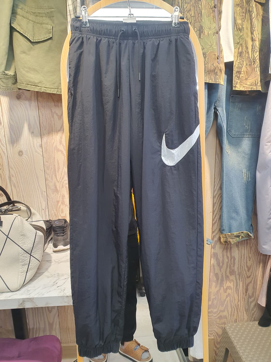 [S] 나이키 빅스우시 락업 나일론 조거 팬츠 (상태최상) 상품이미지1
