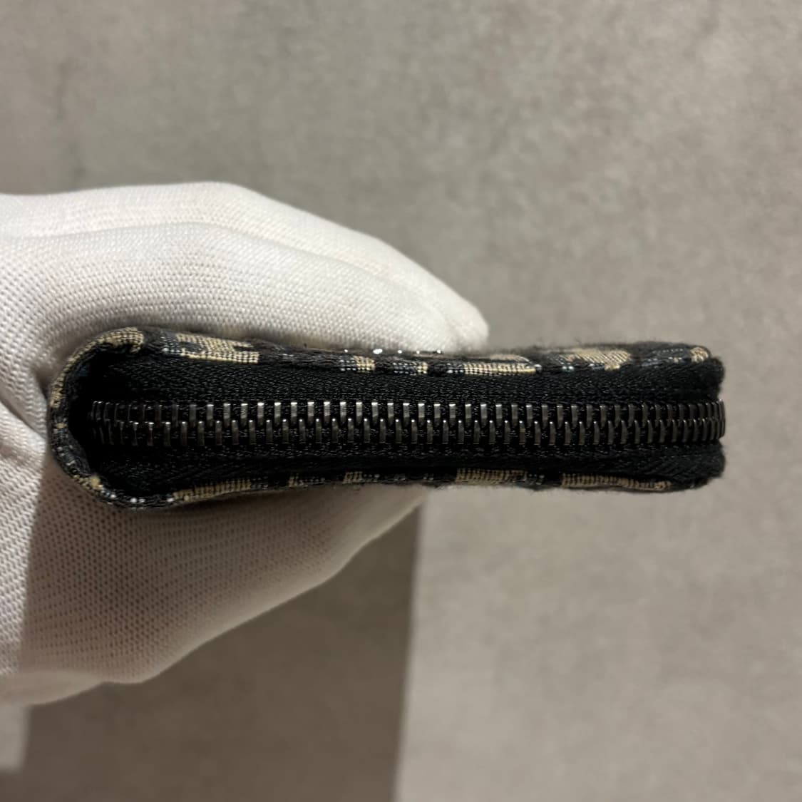 A+ OS사이즈 디올 신형 지퍼돌이 장지갑 베이지 상품이미지3