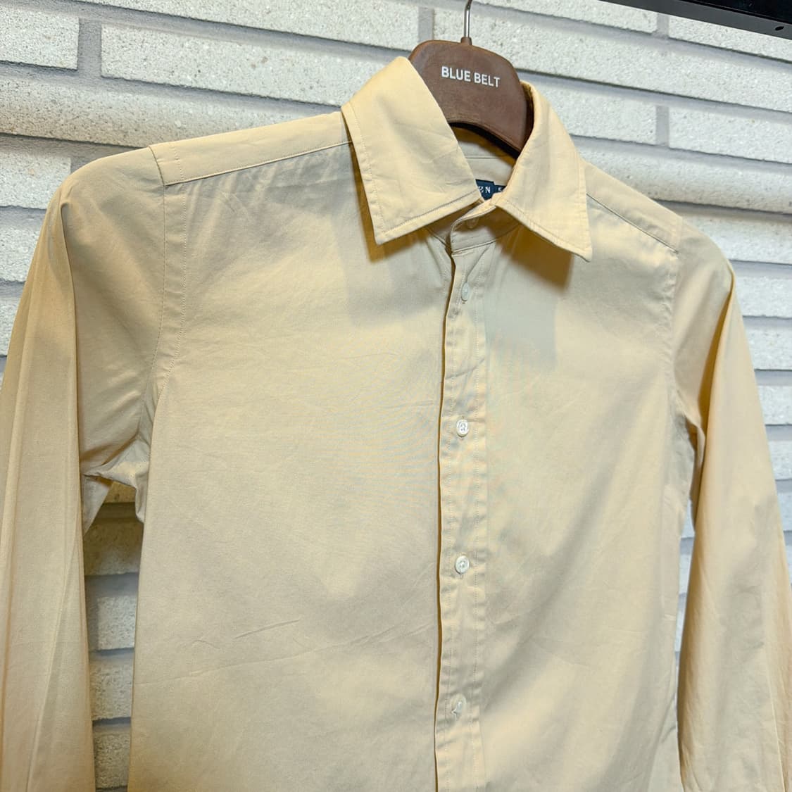 랄프로렌 베이직 코튼 셔츠 백 다트 소매자수 디테일 슬림핏 옐로우 상품이미지3