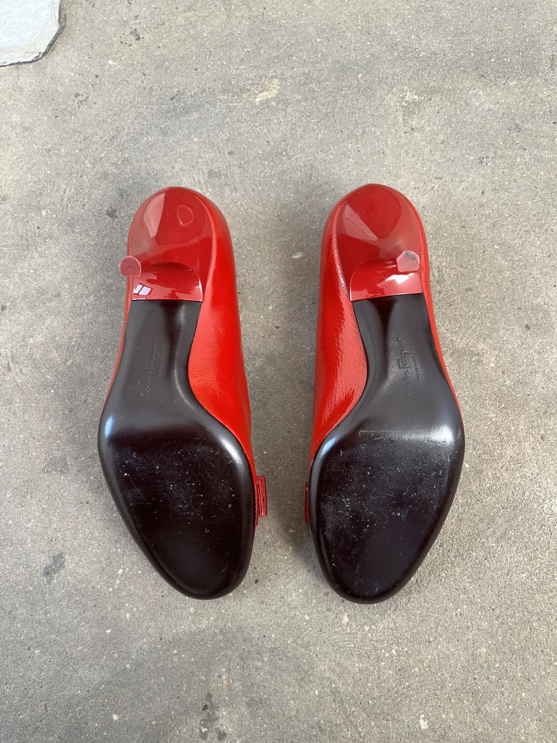 Salvatore Ferragamo 레드컬러 펌프스 힐 상품이미지4