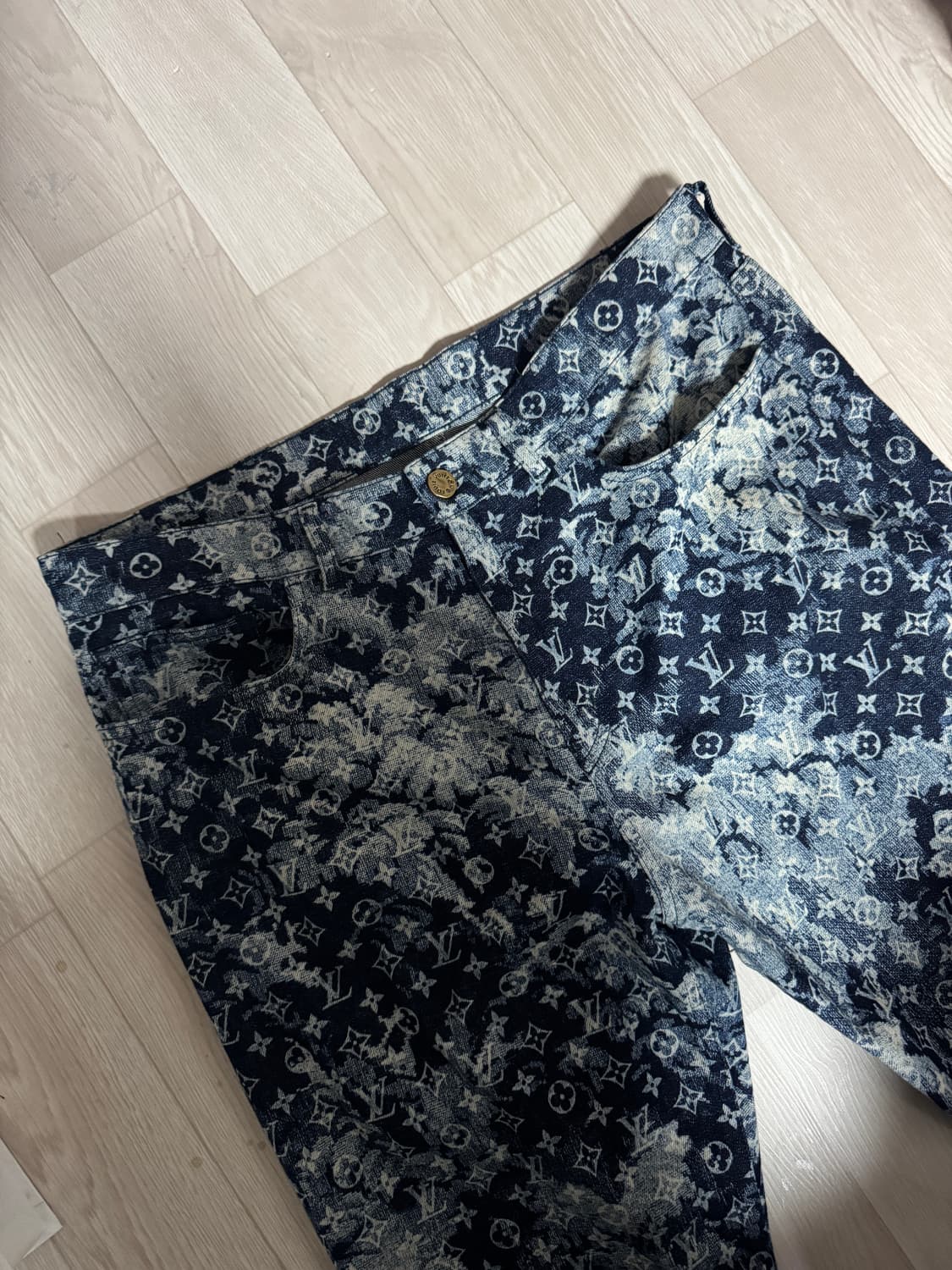 루이비통 버질아블로 태피스트리 모노그램 데님 팬츠 34 상품이미지4