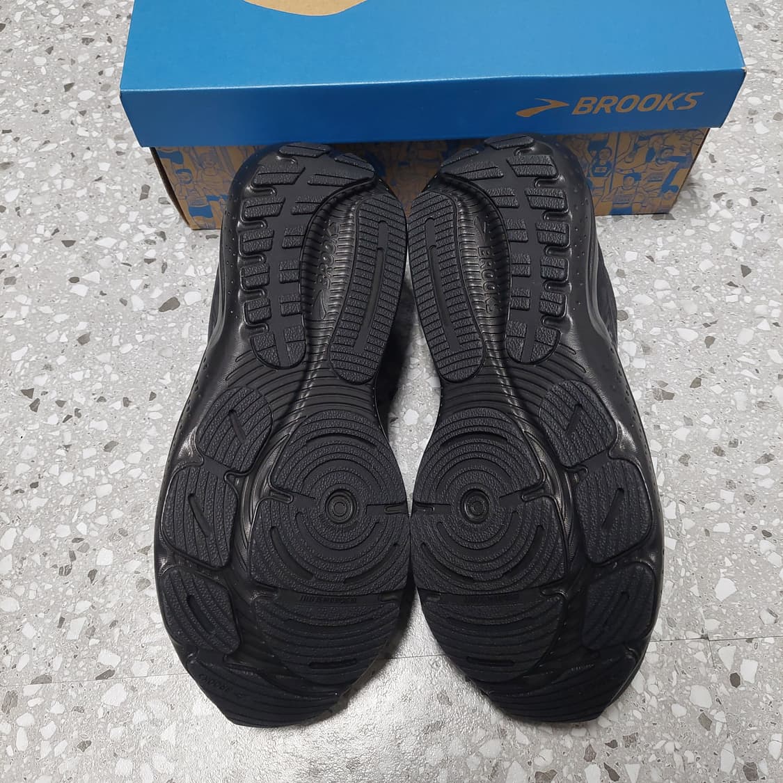 브룩스 남성 런닝화 빅사이즈 285 290 295 300 균일가 왕발 상품이미지3