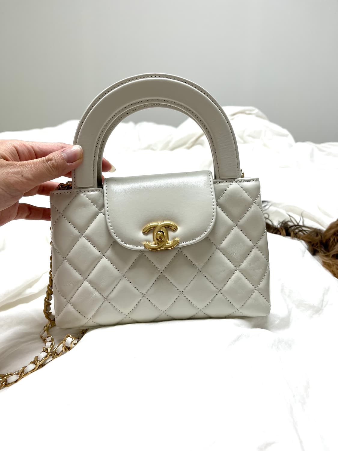 샤넬 화이트 탑핸들백 상품이미지1