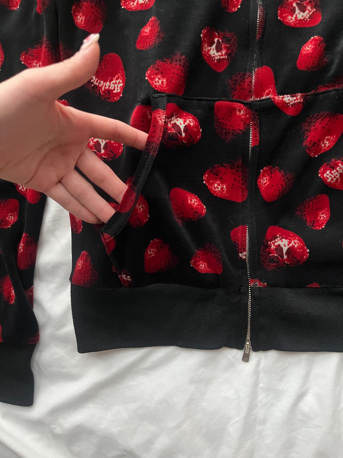 히스테릭 글래머 스컬베리 해골 딸기 후드집업 상품이미지3