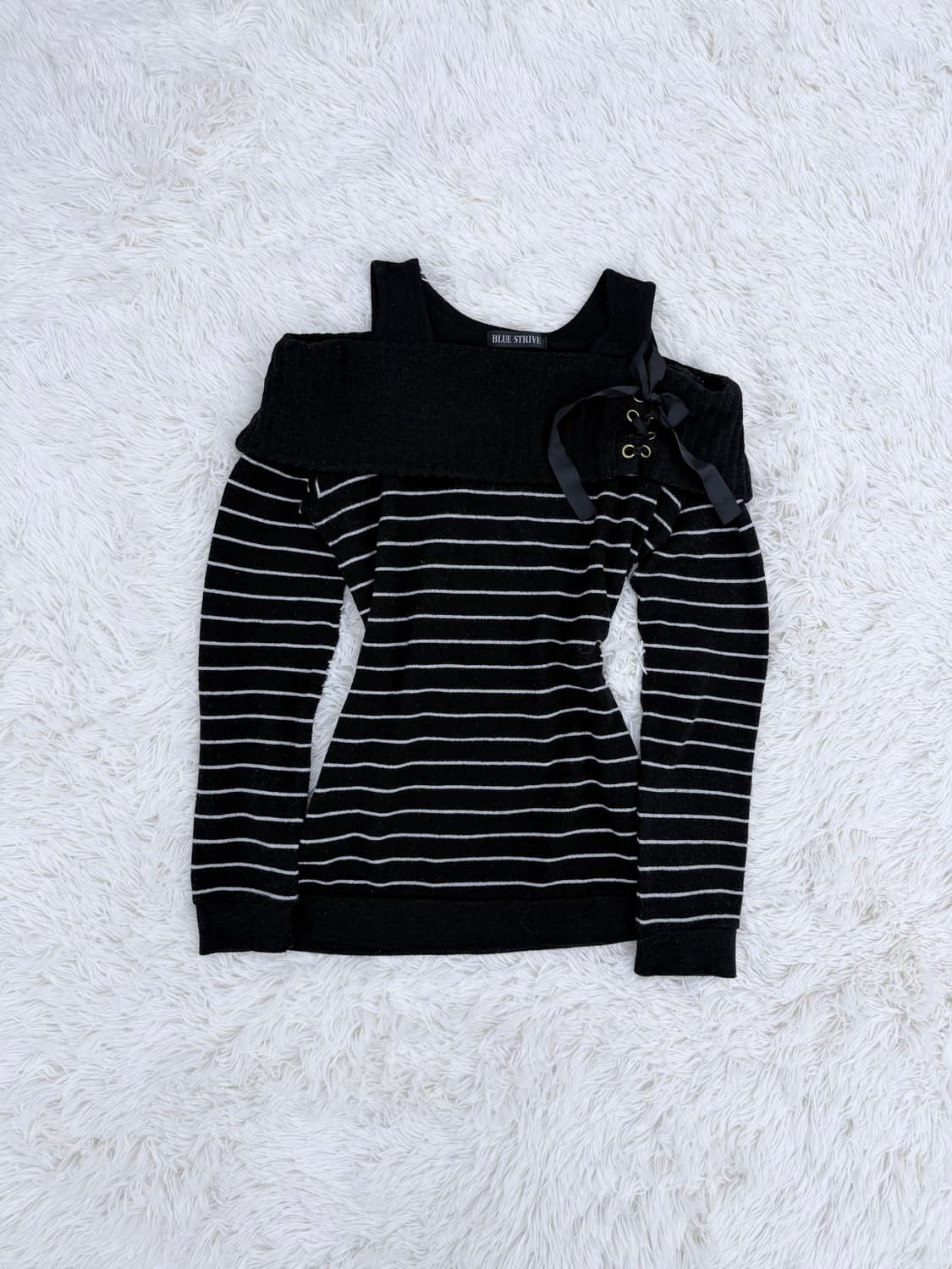 리본스트라이프오프숄더니트 상품이미지1