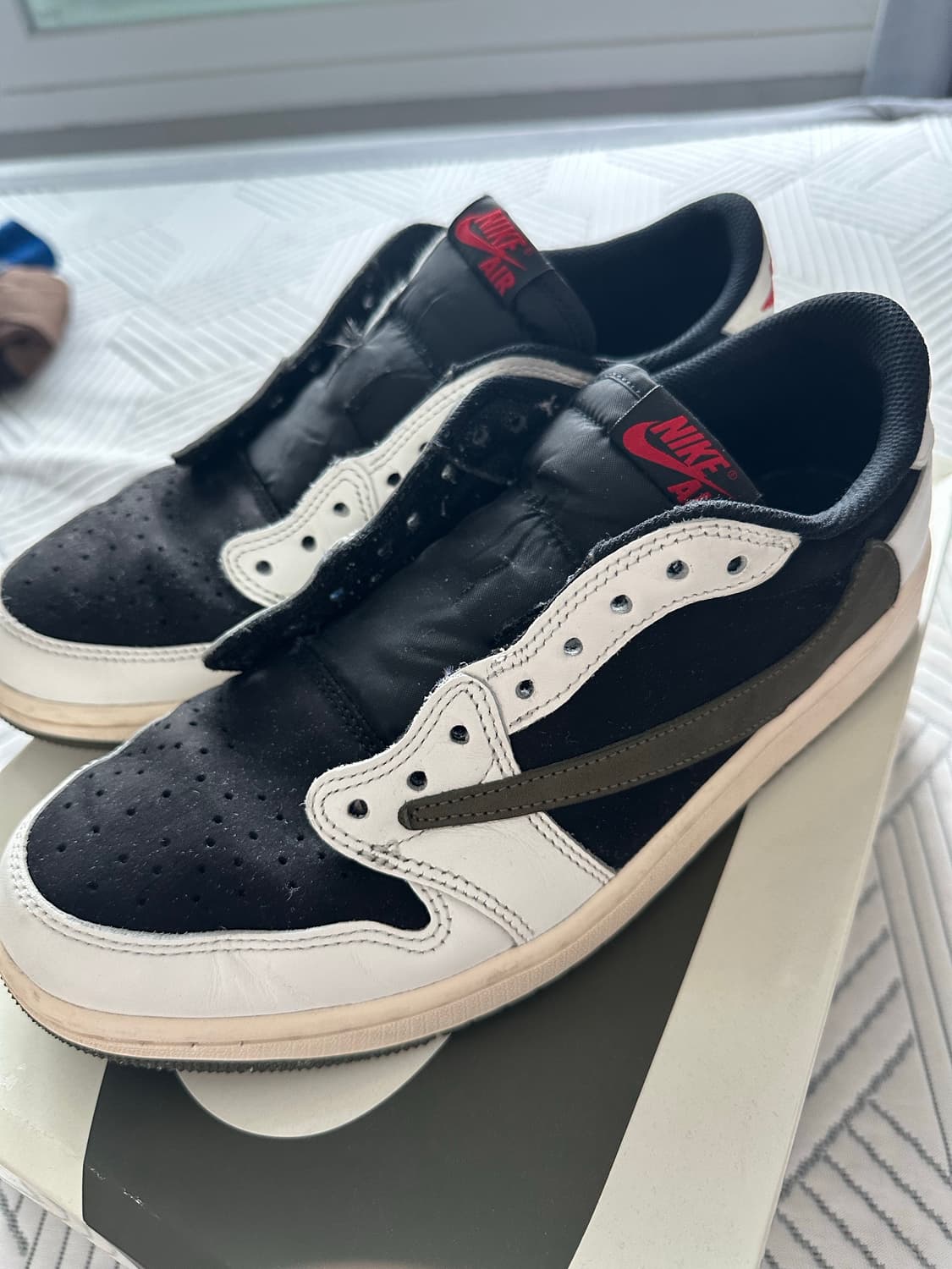 나이키 에어조던1 트래비스 스캇 OG 미디엄 올리브 280 상품이미지6