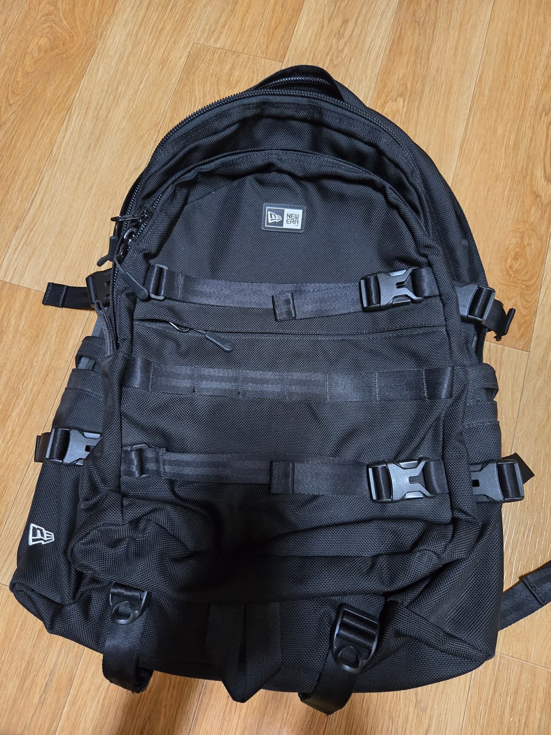 뉴에라 블랙 백팩 상품이미지1