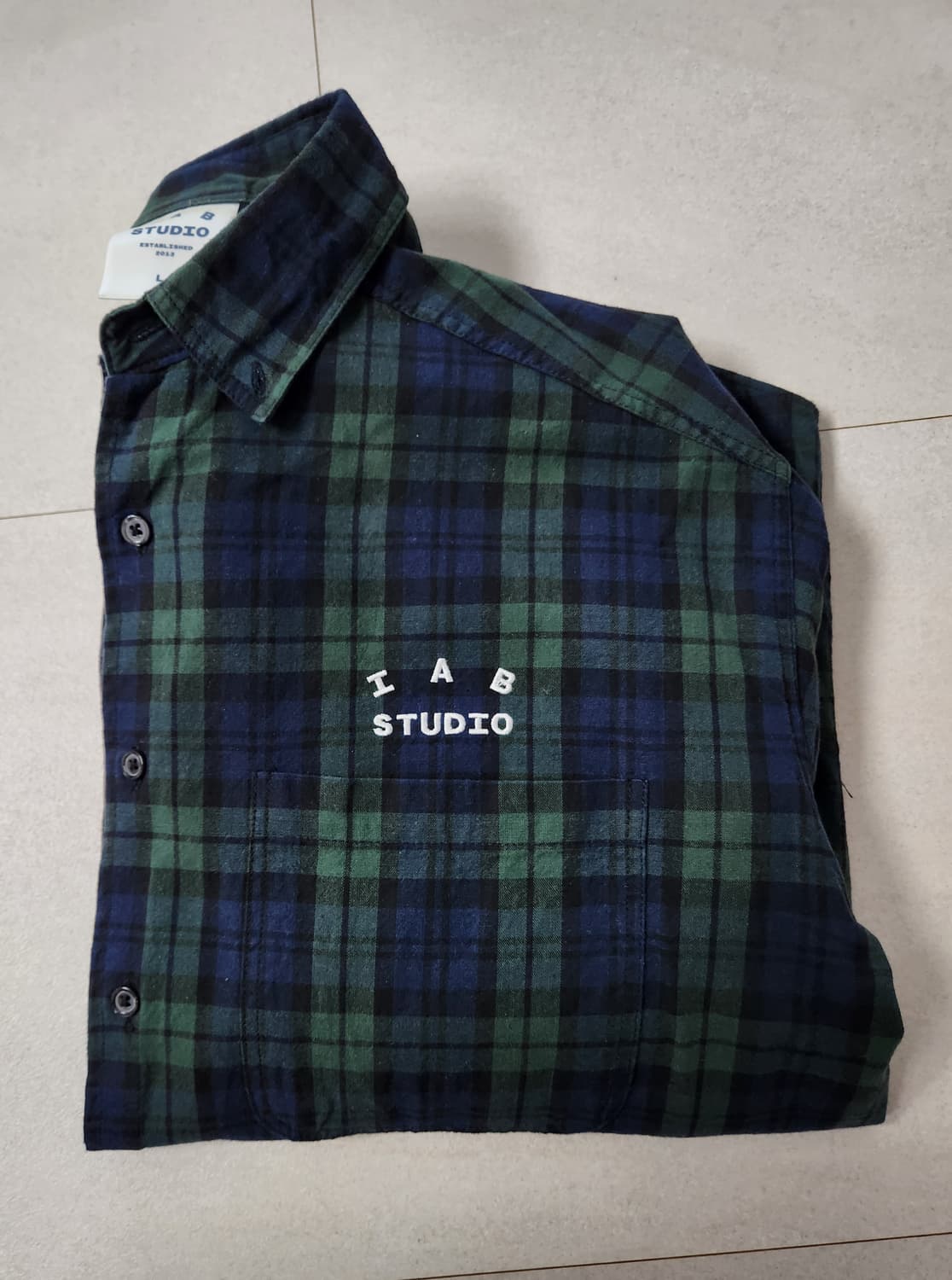 아이앱스튜디오 블랙 타탄 셔츠 상품이미지1