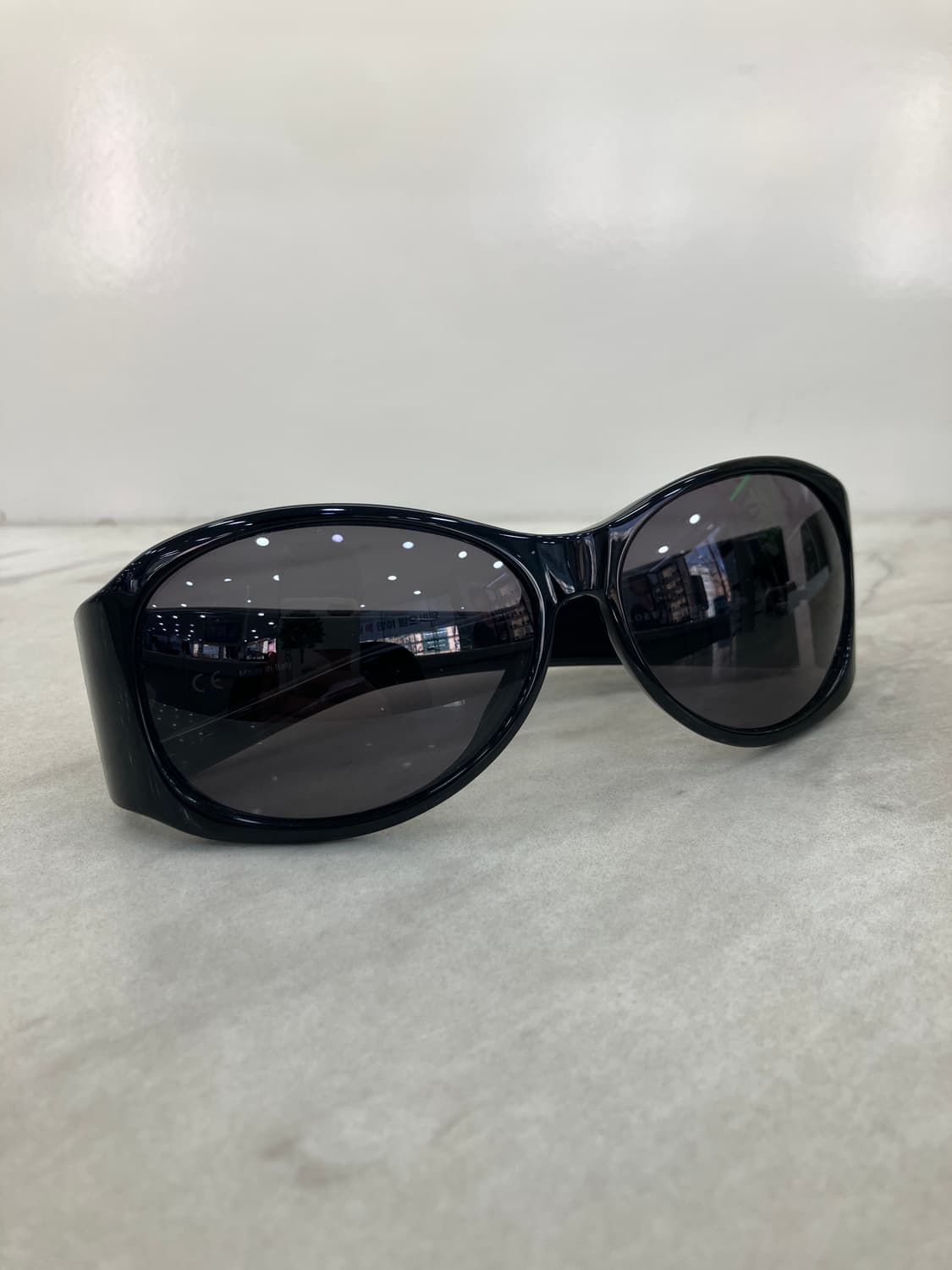 로에베 LOEWE 블랙 오벌 선글라스 상품이미지1