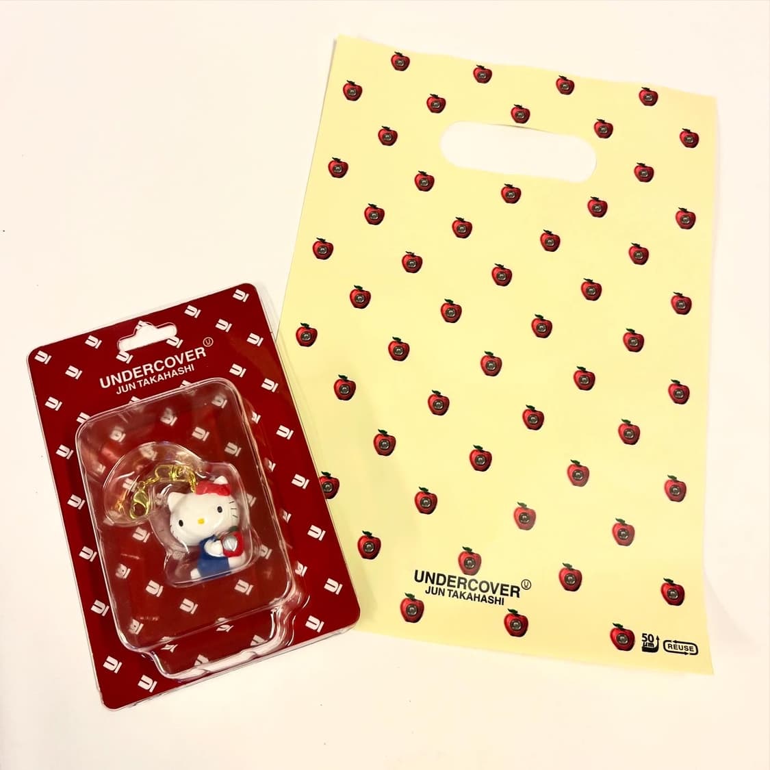 언더커버 헬로키티 키링 상품이미지1