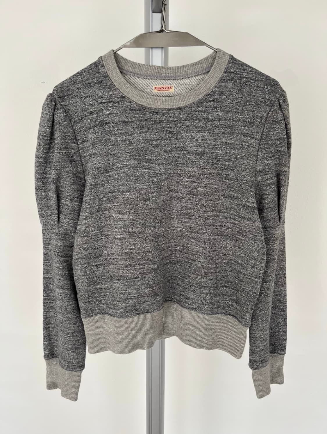 캐피탈 퍼프 스웻셔츠 상품이미지1