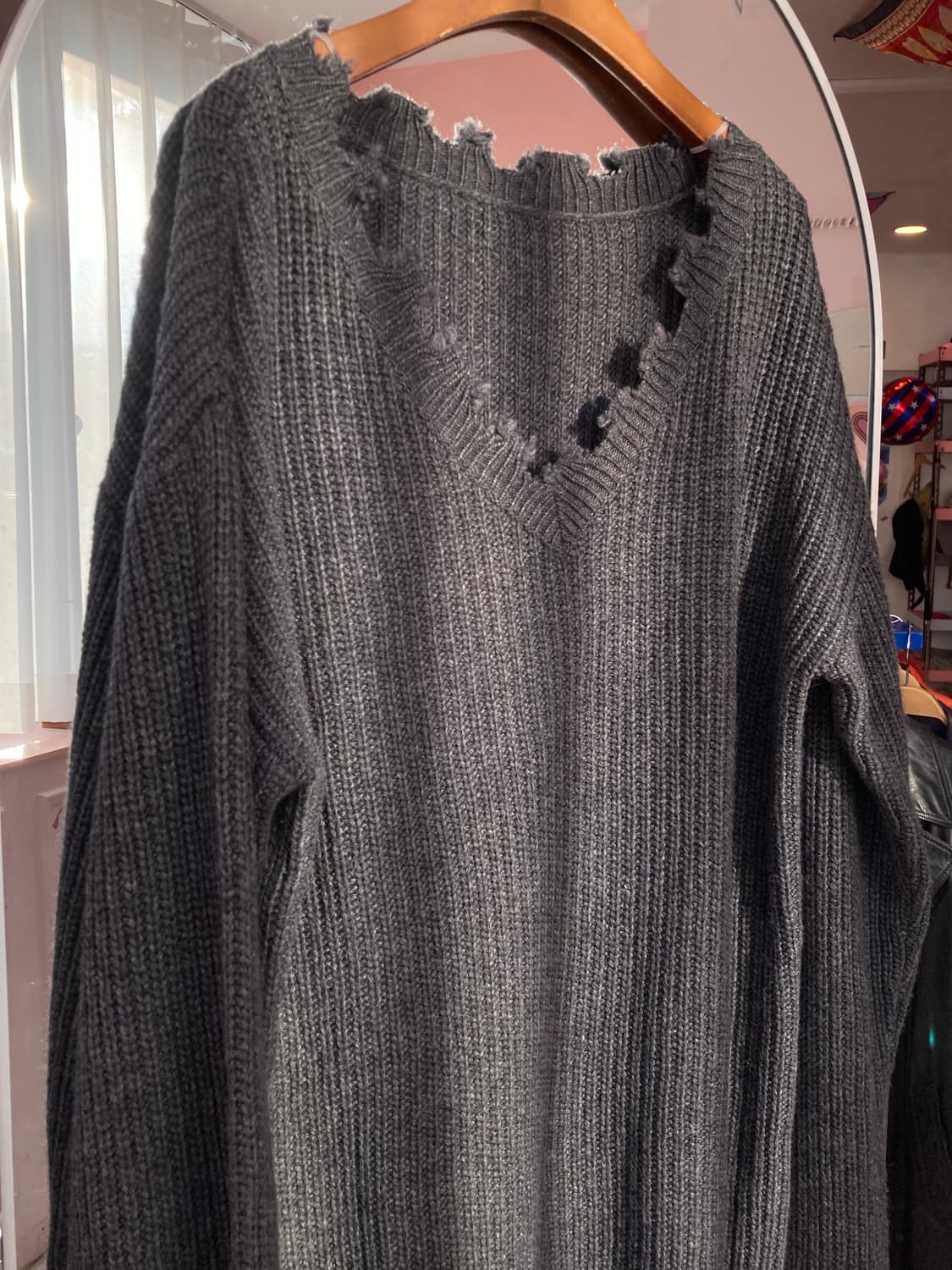 그런지 그레이 브이넥 니트 상품이미지4