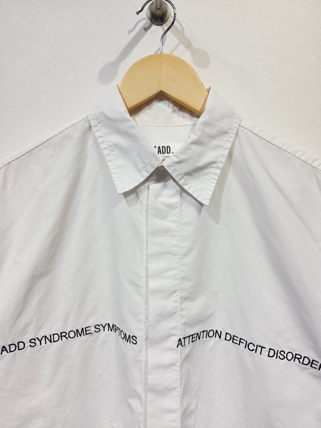 ADD 애드서울 레터링 히든버튼 화이트 셔츠 상품이미지3