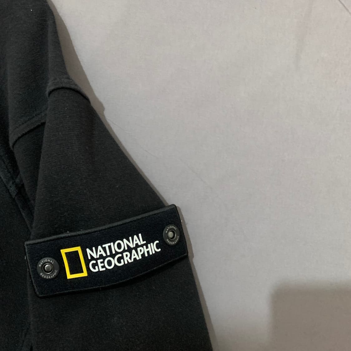 S 내셔널지오그래픽 공용 세미 오버핏 와펜 맨투맨 상품이미지6