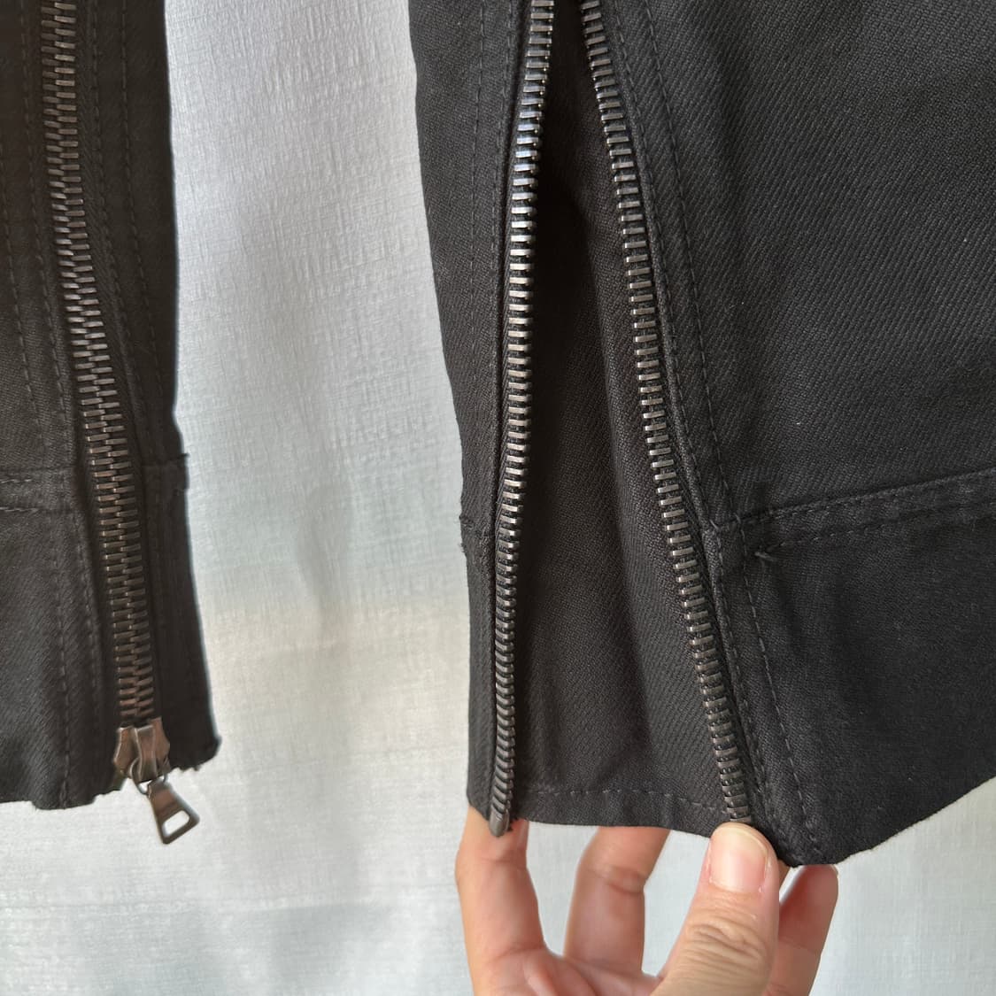 프라다 헤비코튼 신치백 체인 워크 팬츠 블랙 48 상품이미지7