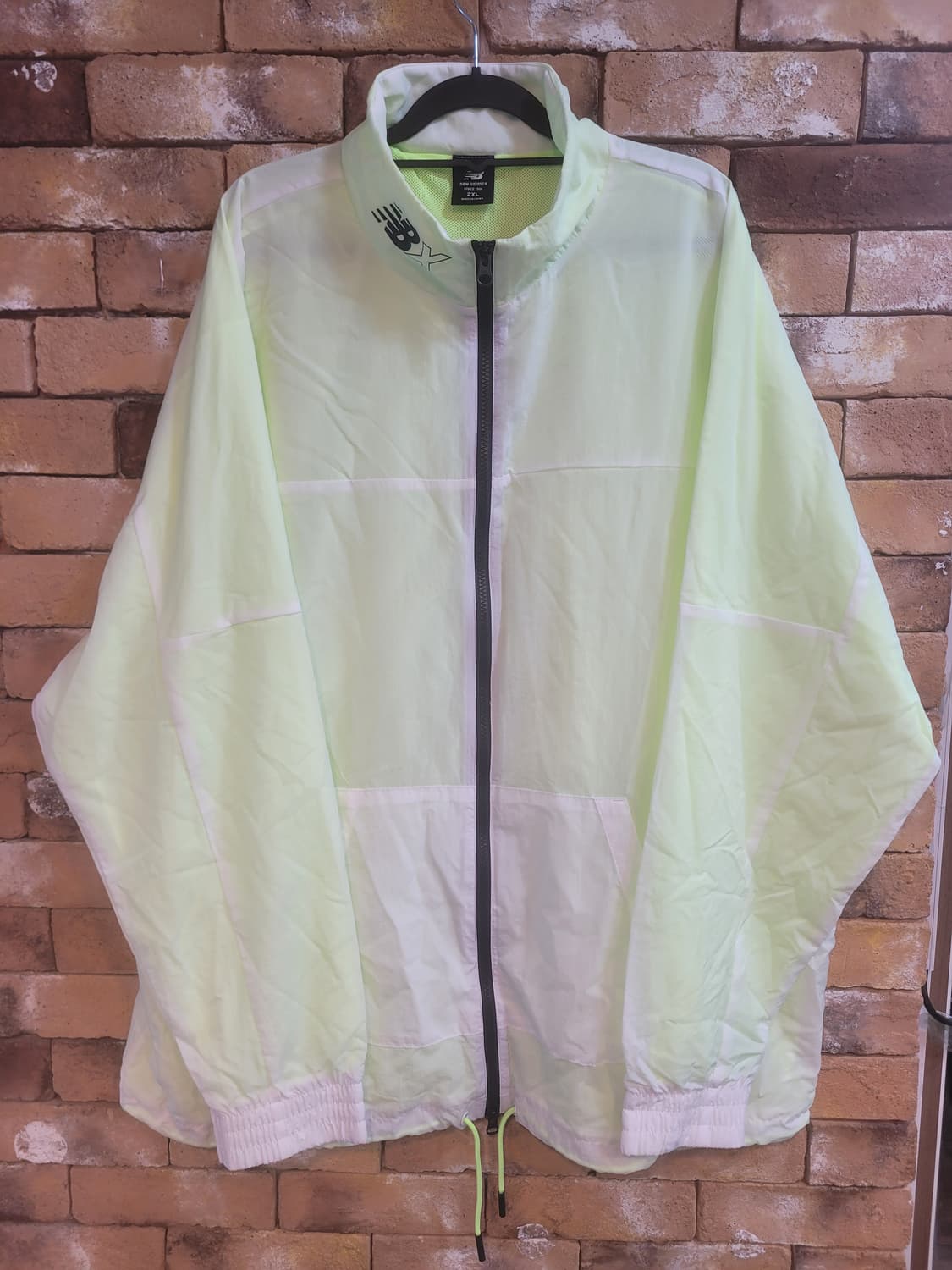 새상품 뉴발란스 NBX 바람막이 2XL 형광 상품이미지1