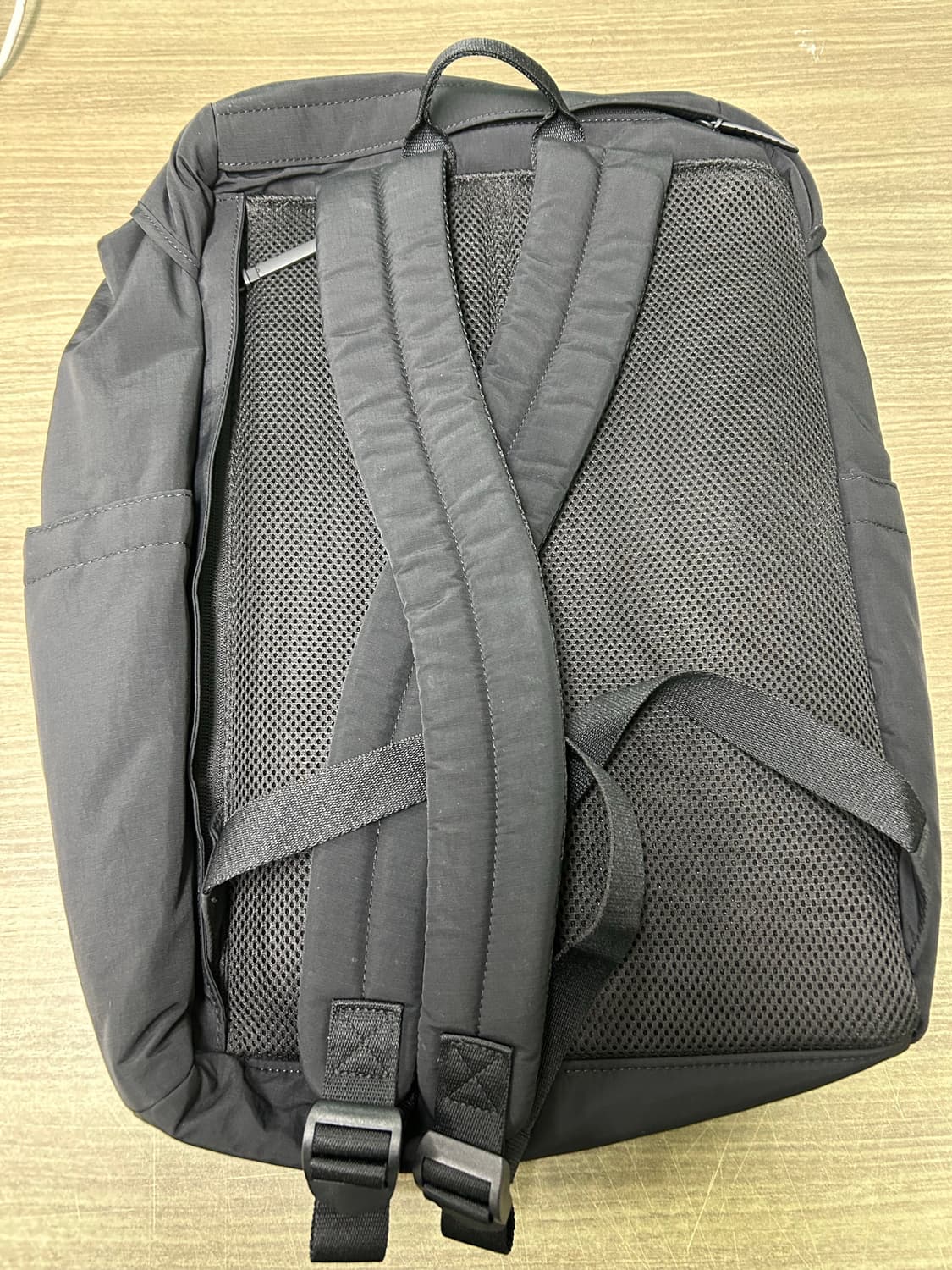 유니클로 멀티 포켓 백팩 블랙 상품이미지2