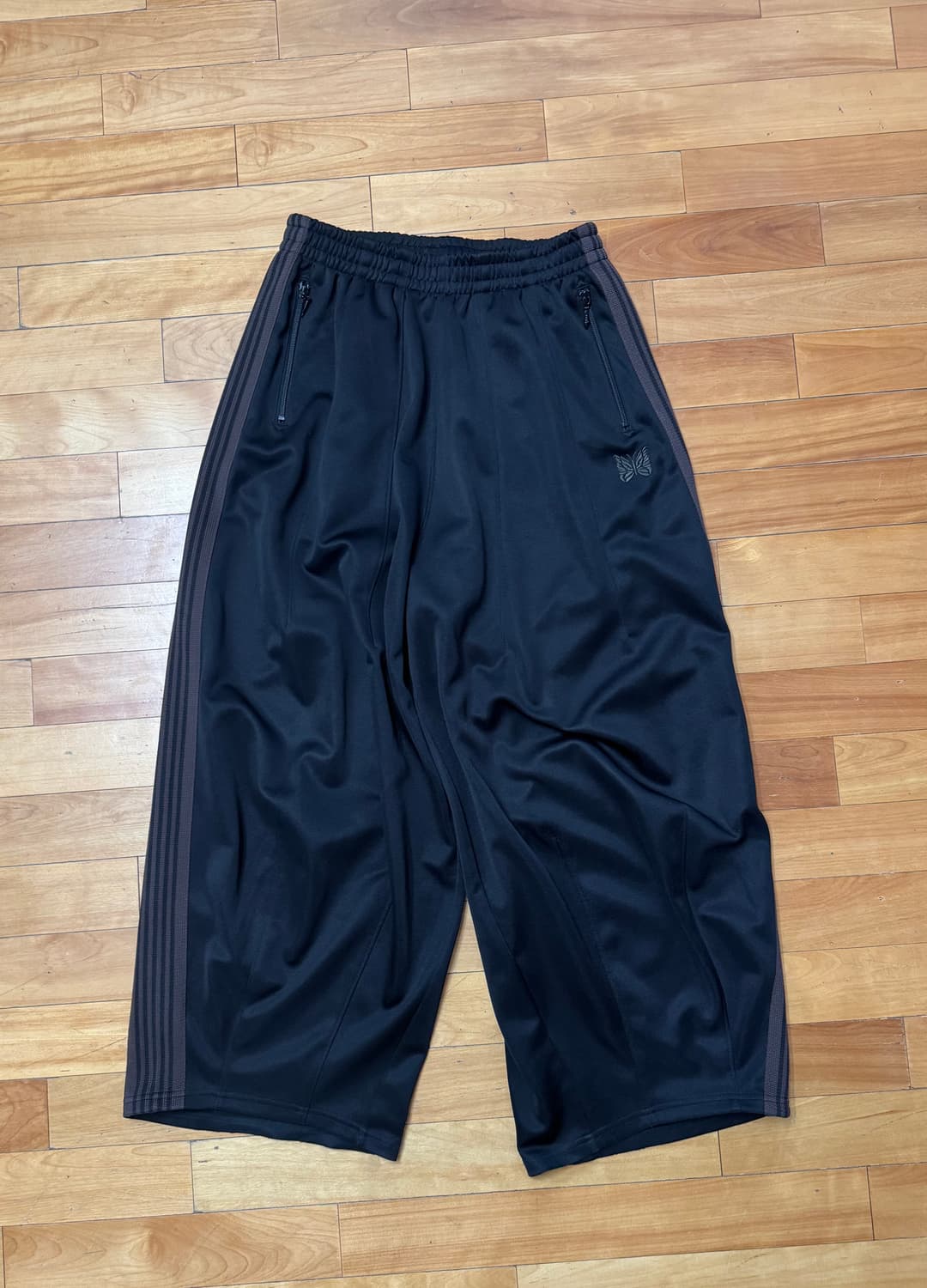 니들스 팩토리 H.D. 트랙 팬츠 폴리 스무스 블랙 상품이미지2