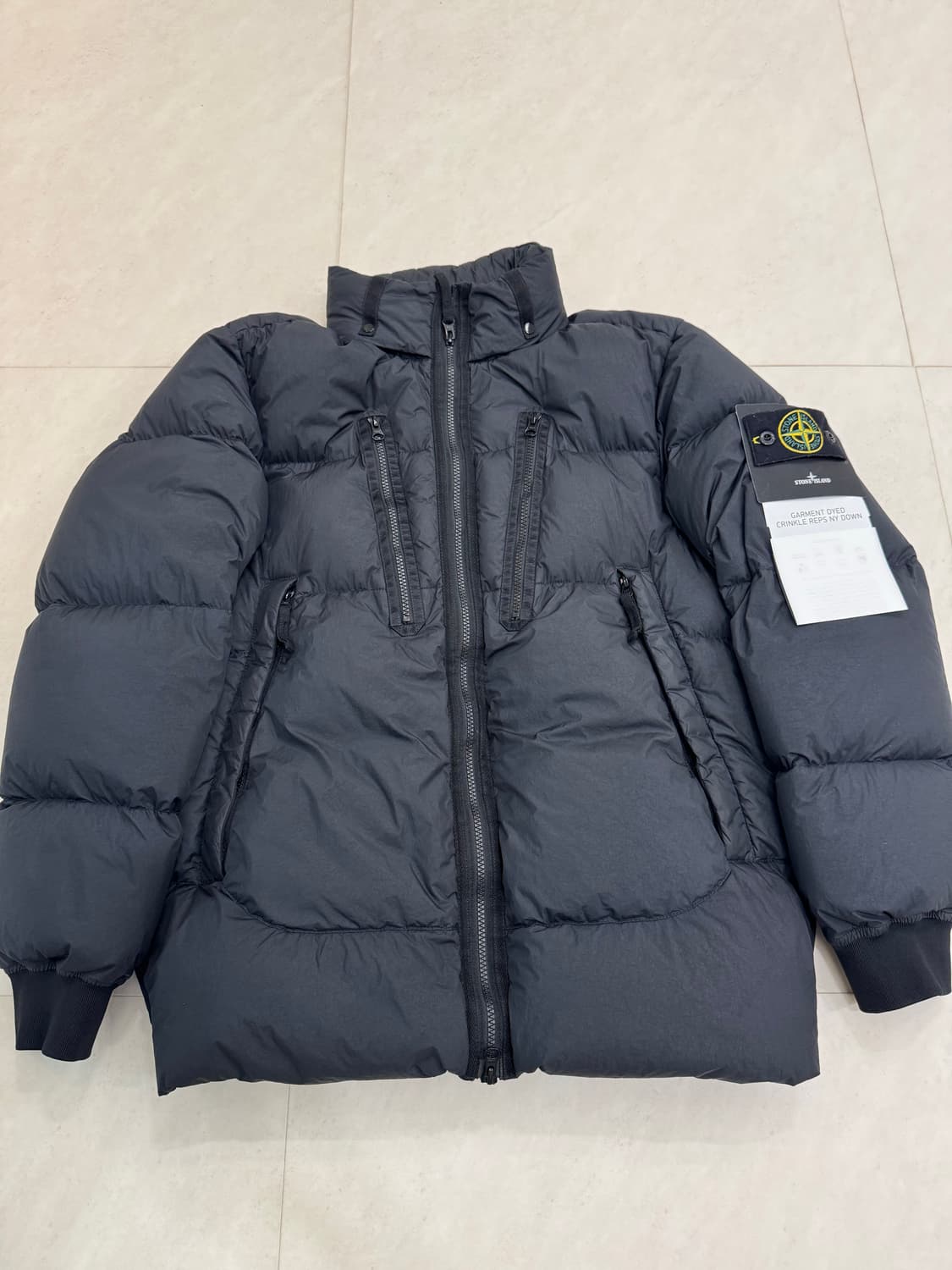 스톤아일랜드 크링클랩스 21FW 논후드 패딩 블랙 상품이미지1