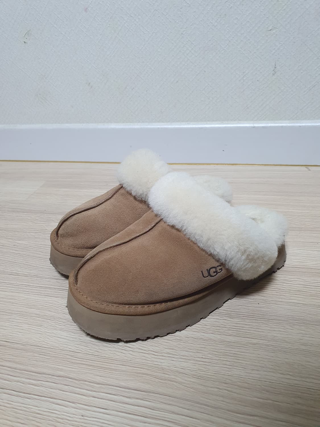 어그 디스케트 털 슬리퍼 250 상품이미지4