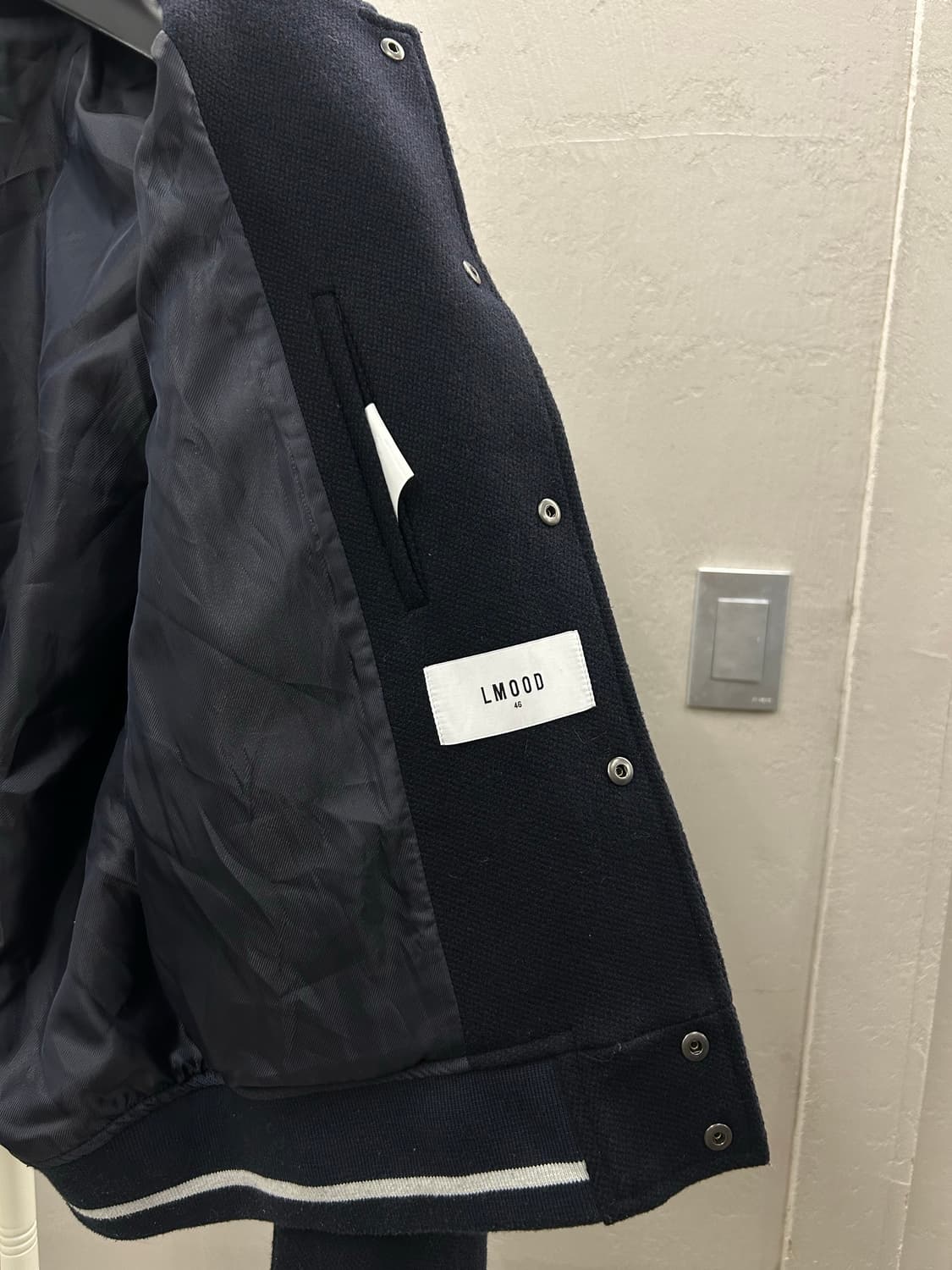 LMOOD(엘무드) 네이비 화이트 배색 야구 점퍼 상품이미지4