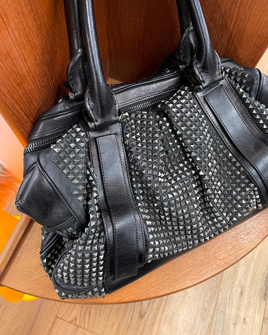 버버리 프로섬 나이트 사첼 스터드 백 상품이미지7