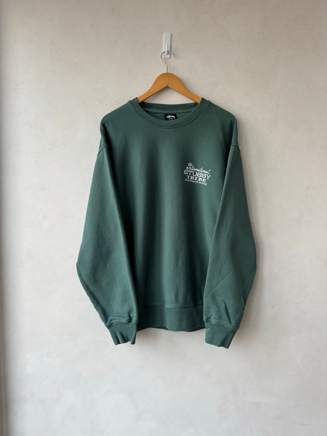 스투시 이스트 피그먼트 다이드 맨투맨 상품이미지2