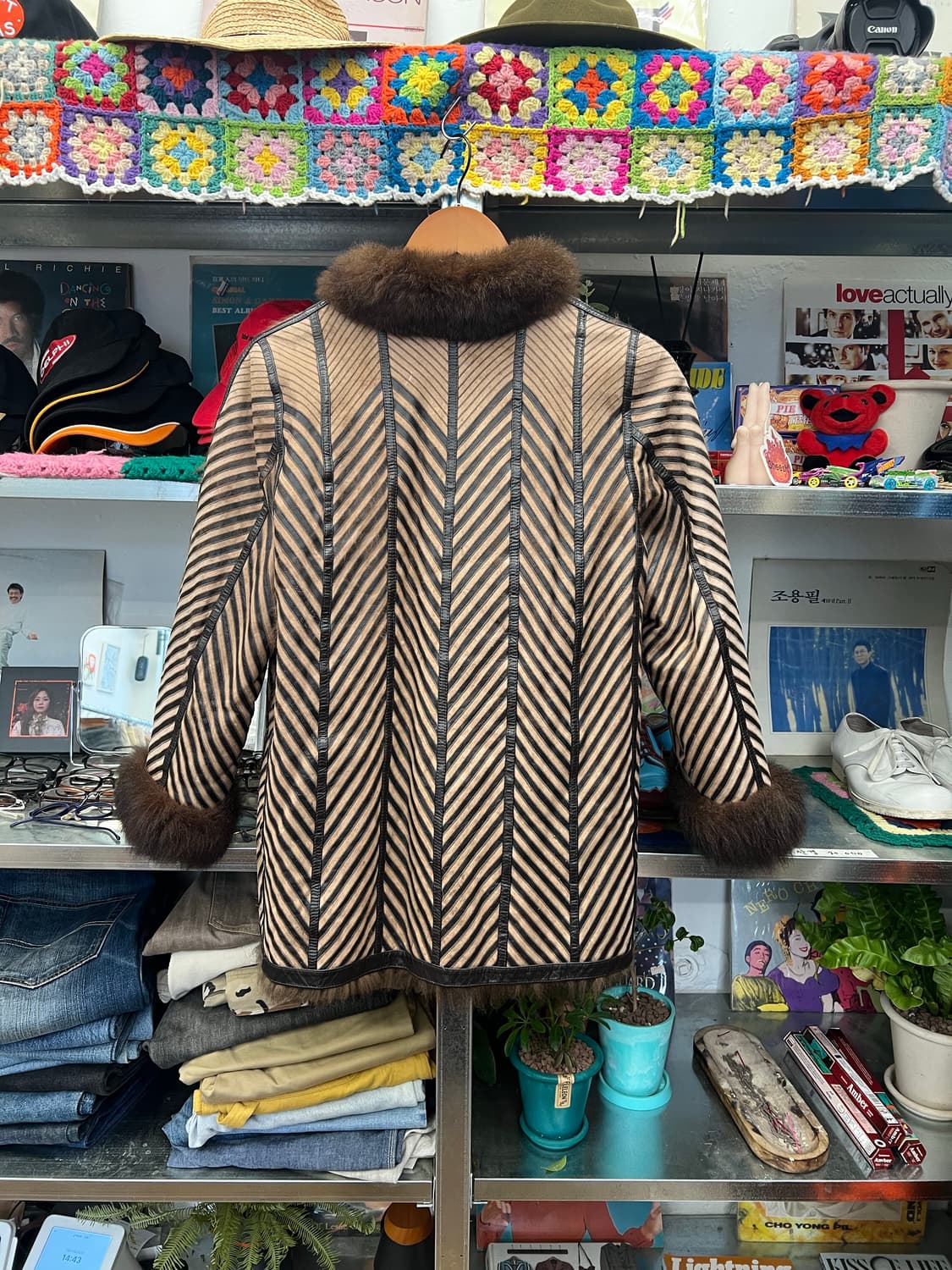 Vintage 70s Style Chevron Faux Fur Coat 상품이미지2