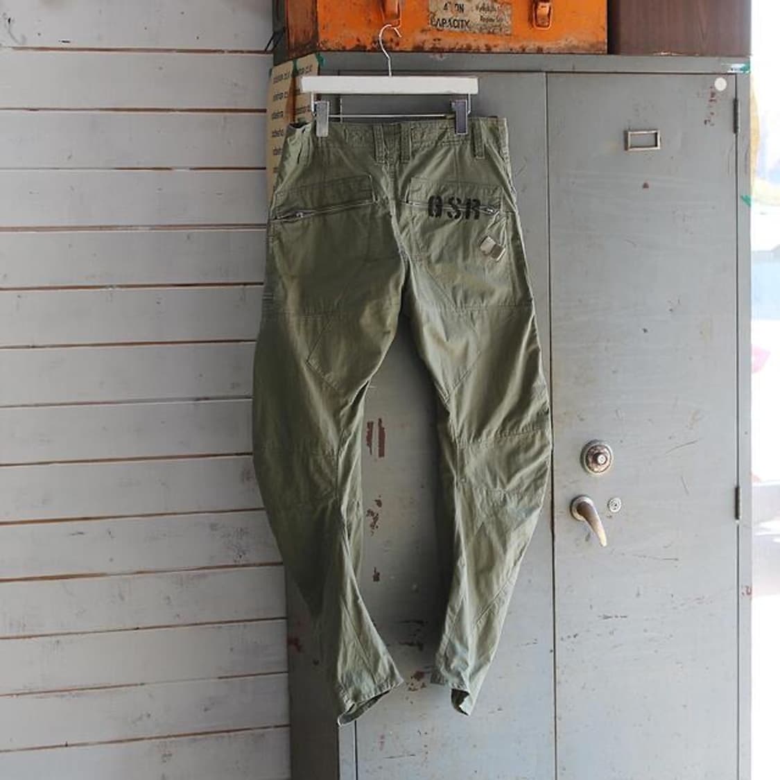 (착용컷) G-STAR 카고 팬츠 (남성용 32-33) 상품이미지4