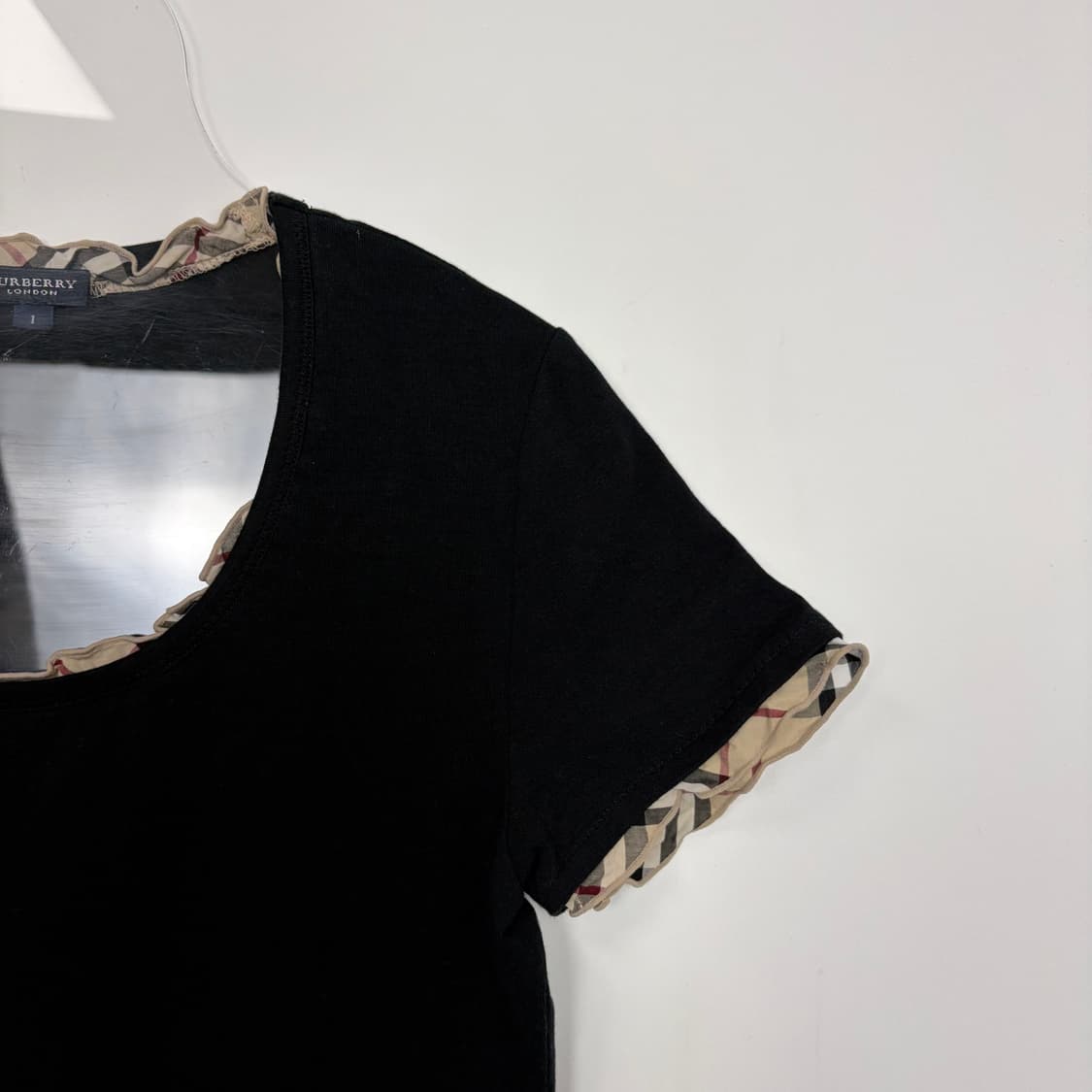 버버리 체크 프릴 반팔 티셔츠 상품이미지3