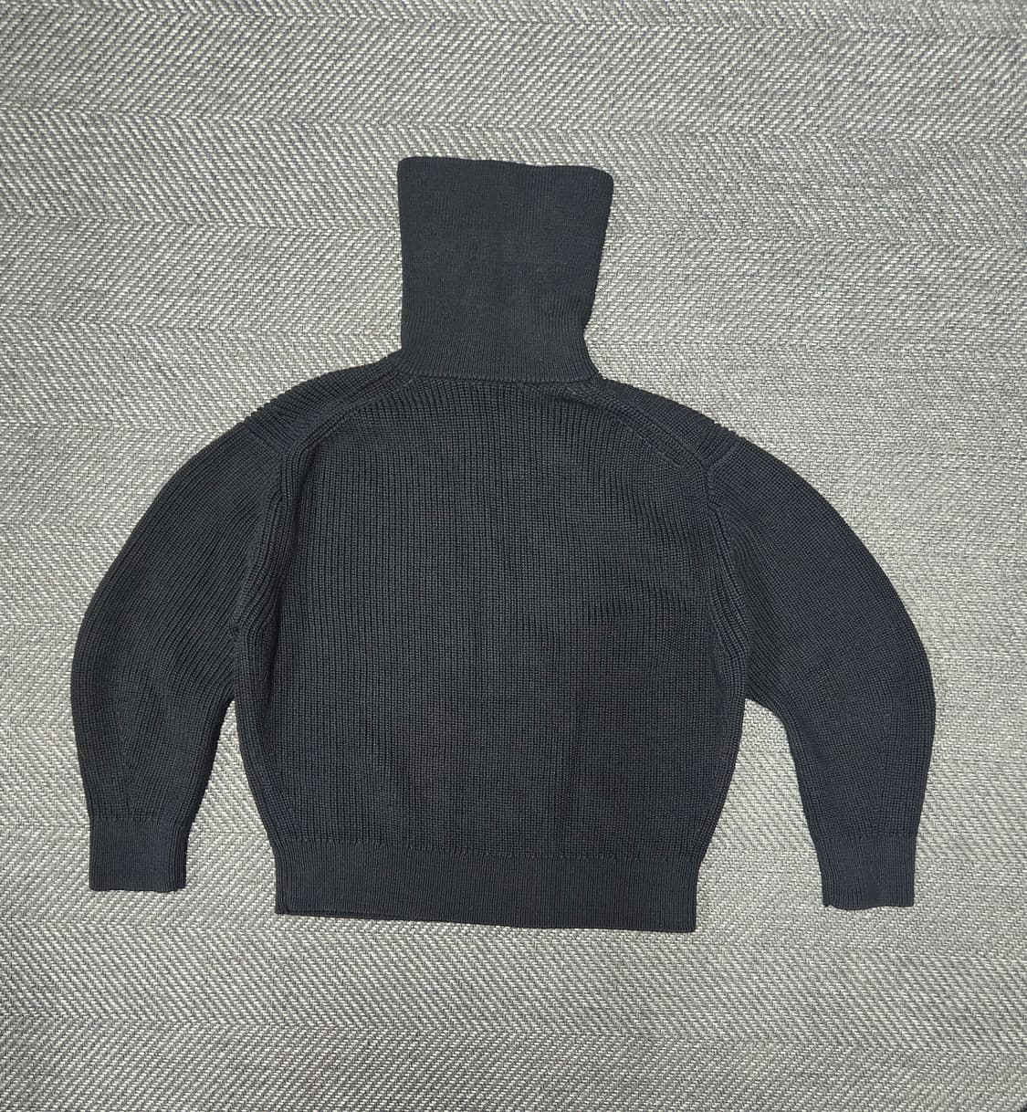 코스 COS 반집업 니트 블랙 모63% 니트티 상품이미지3