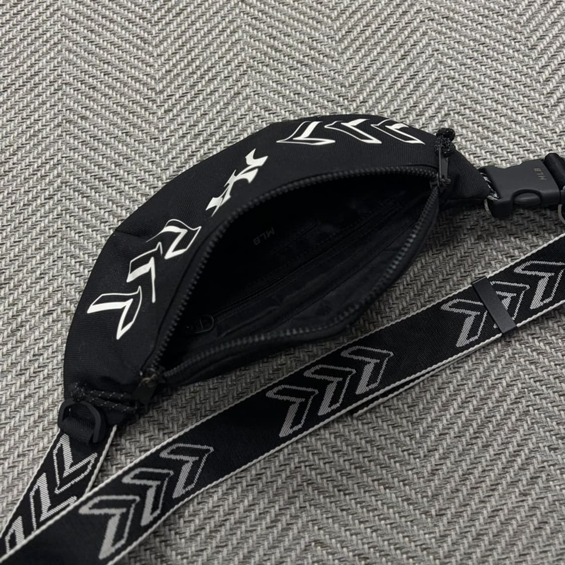 MLB 뉴욕양키즈 힙색 v2427 상품이미지5