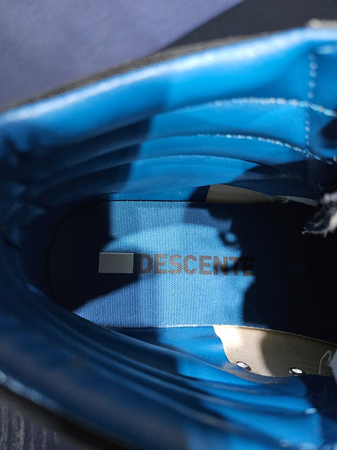 데상트 블랙컬러 남성 260 하이탑 스니커즈  상품이미지4