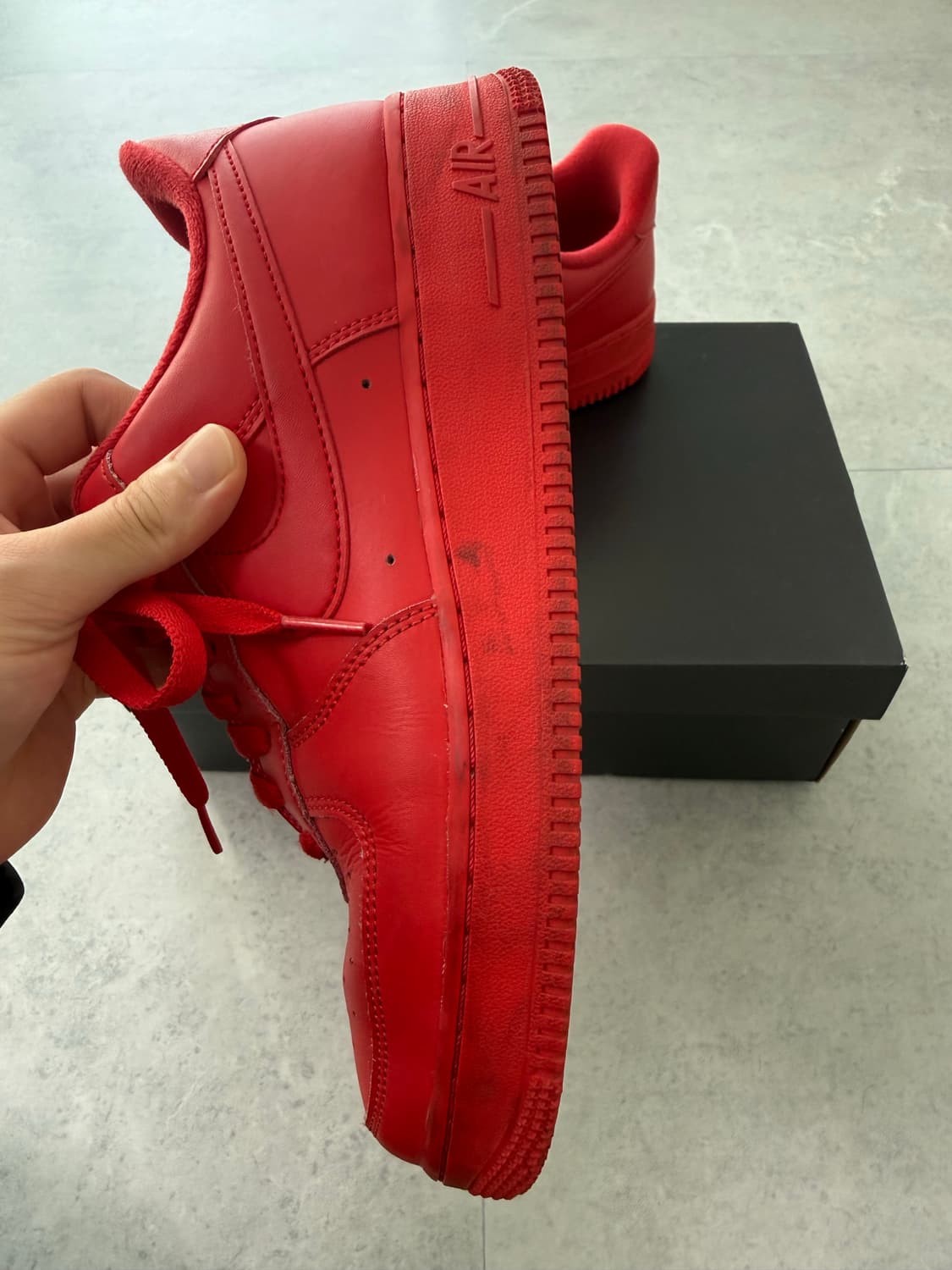 나이키 에어포스 1'07 LV8 로우 트리플 레드 상품이미지2